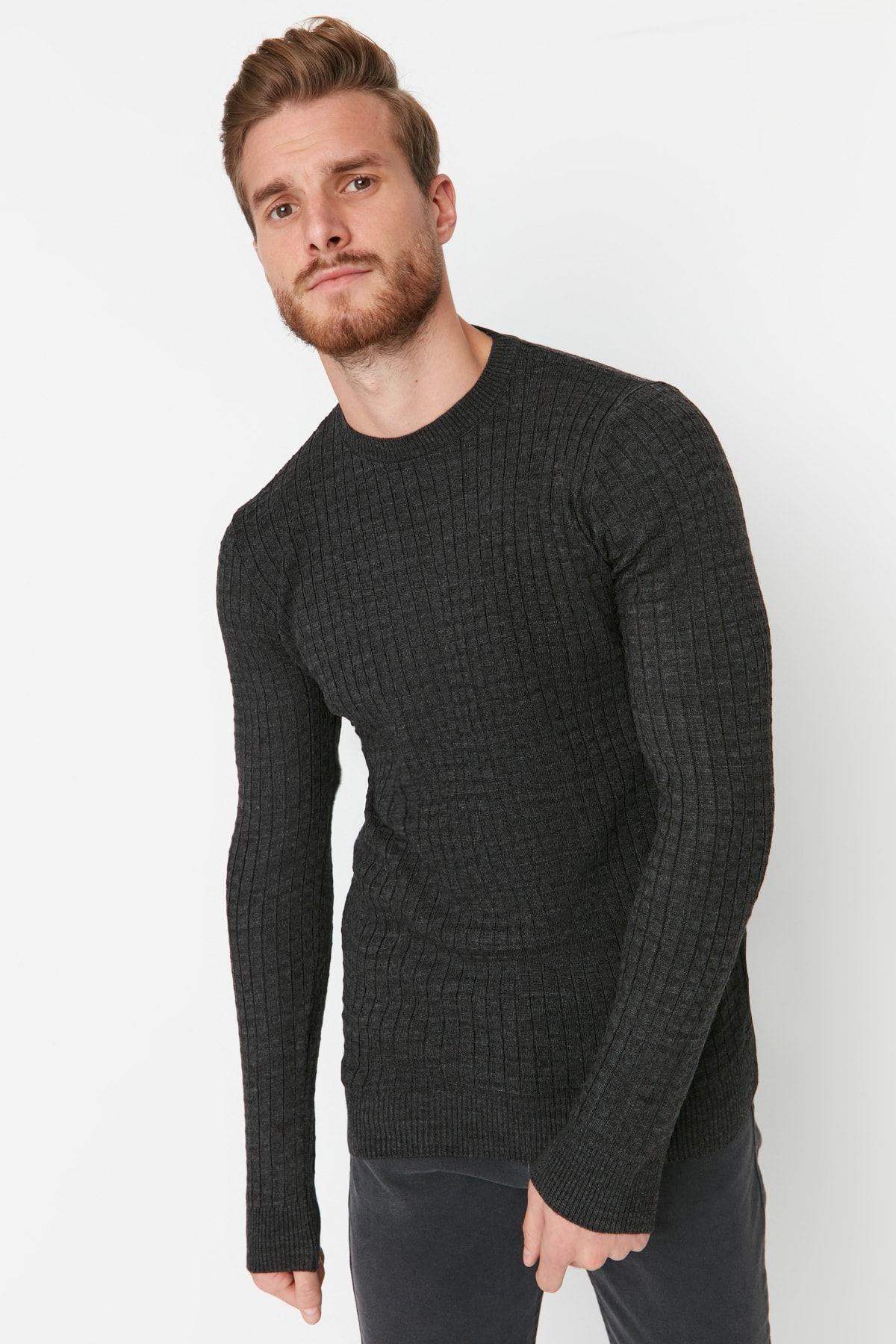 Trendyol Collection Pullover Grau Slim Fit Fast ausverkauft