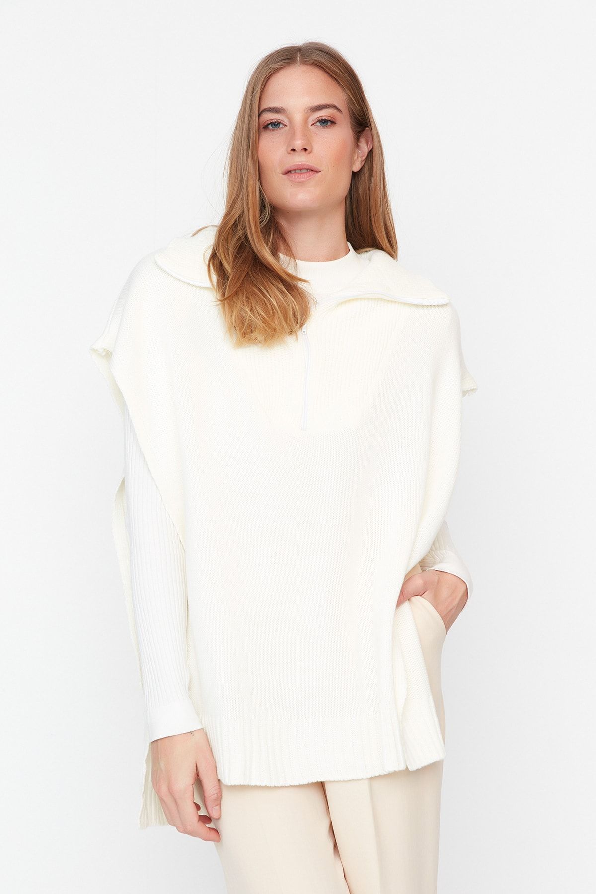 Trendyol Collection Poncho - Ecru - Poncho