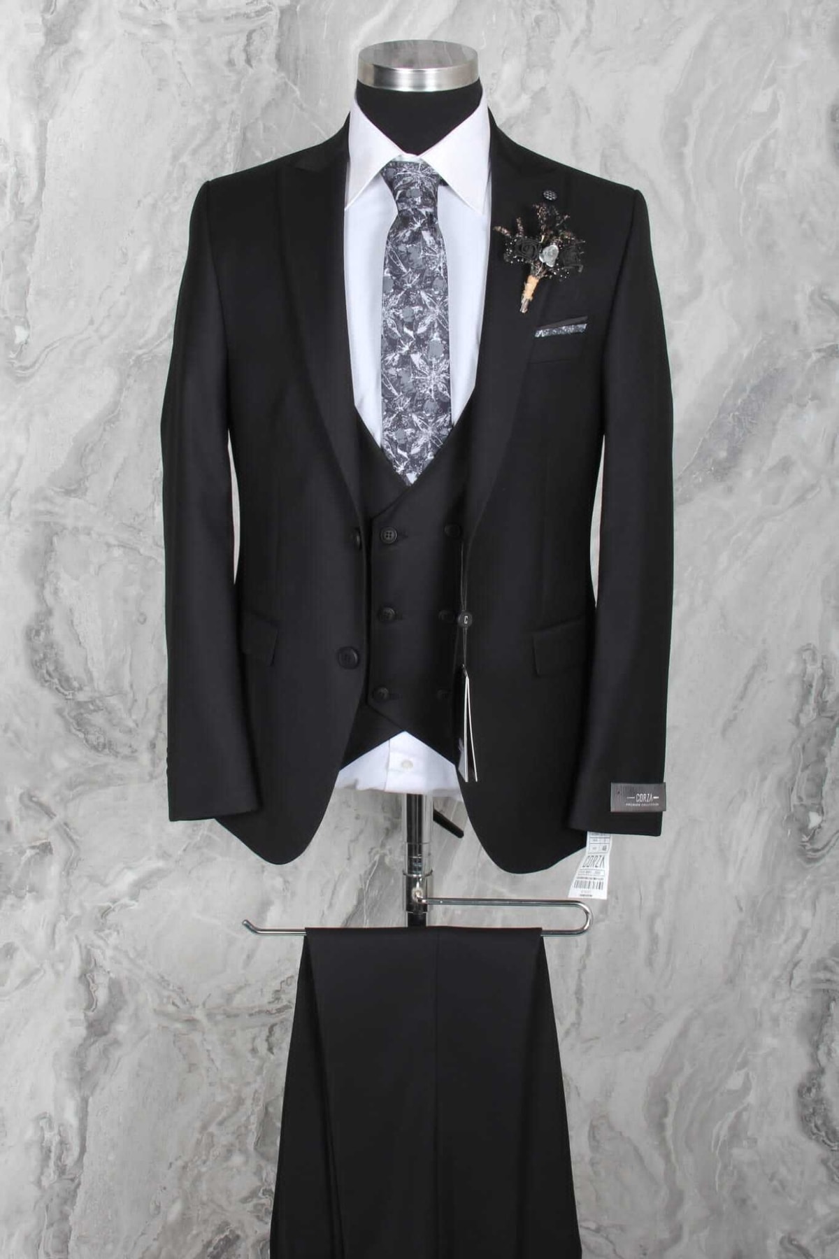 Corza Business Erkek Siyah Slimfit Sivri Yaka Çift Yırtmaç Yelekli Takım Elbise