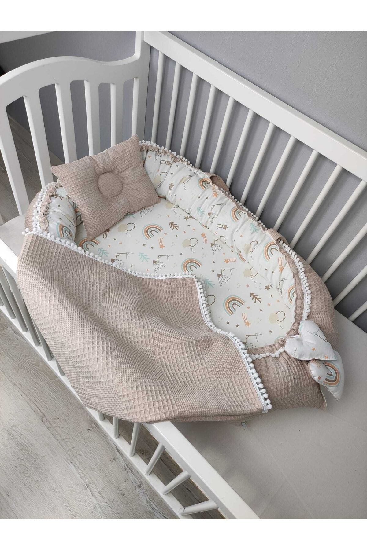 BABYNEST SEPETi Bej Waffle Pikelik Kumaş Ve Tepeler Desen Kombin Orijinal Babynest, Ponponlu Pike, Yastık