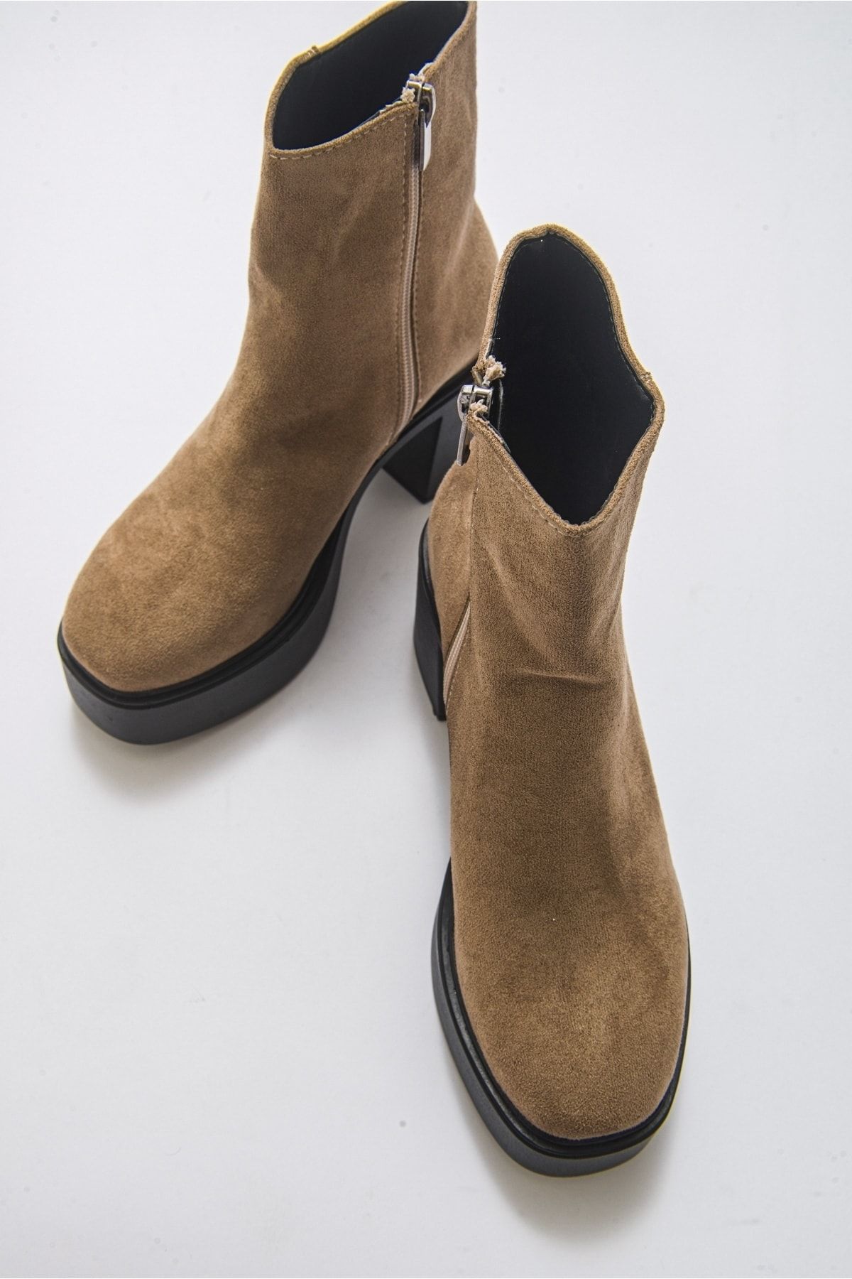 چکمه و بوتی سیاه زنانه WEST DARK BEIGE مشکی SUEDE بوت پوتین luvishoes
