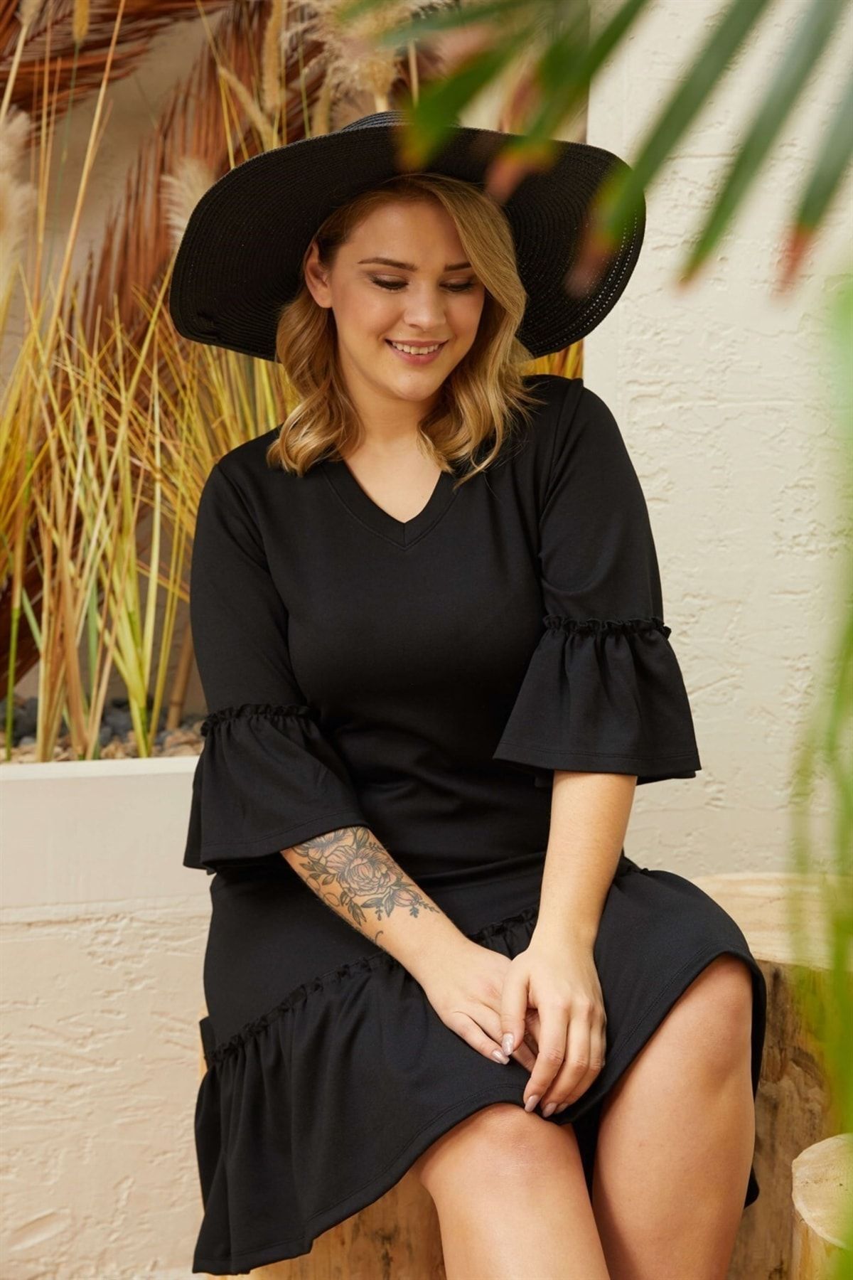 Short black shop dress ruffle skirt