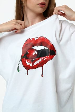 Cherry Lips Dudak Baskı Beyaz Oversize T-shirt SA0008