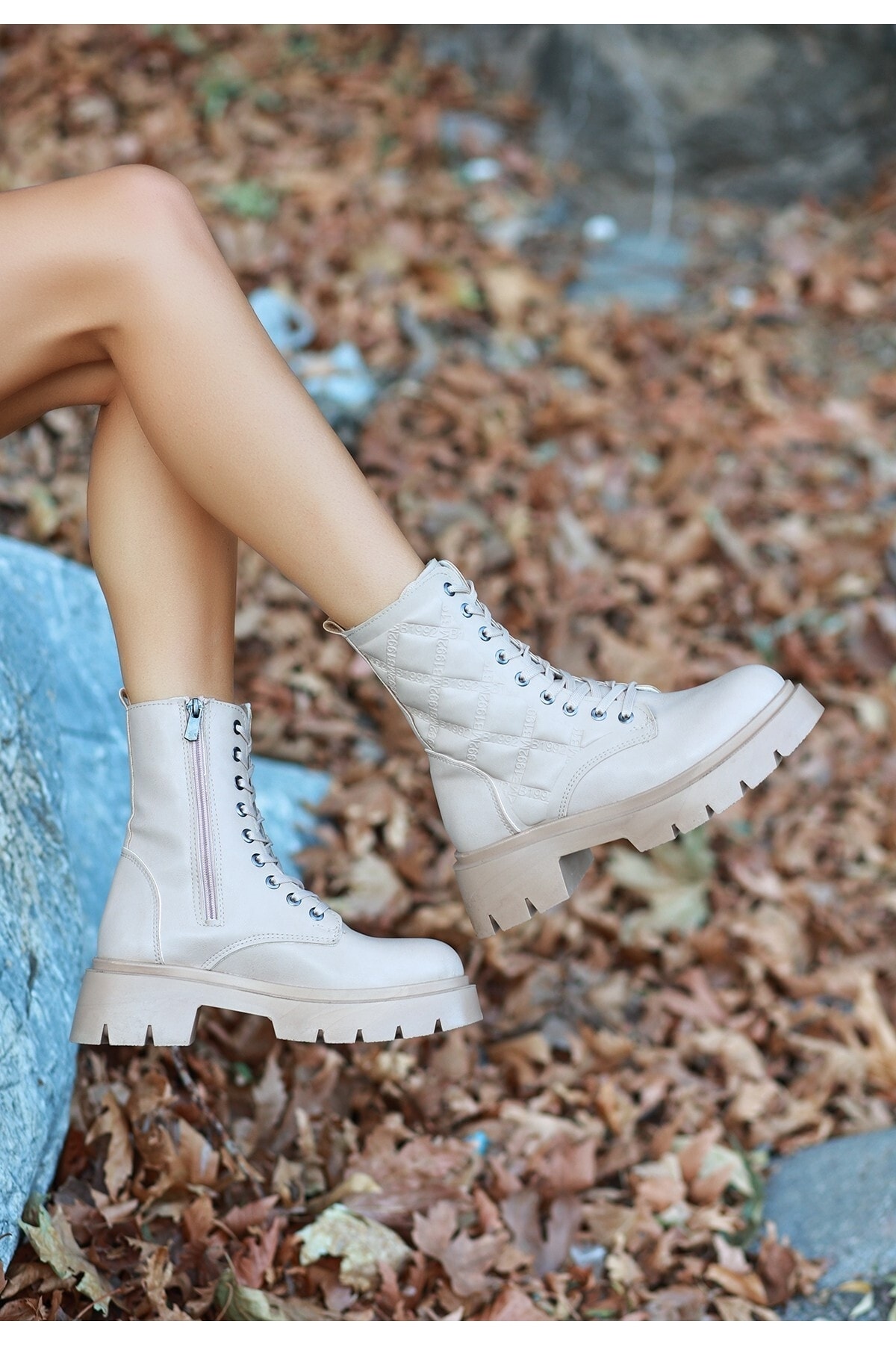 Lyri Nude Cilt Bağcıklı Bot