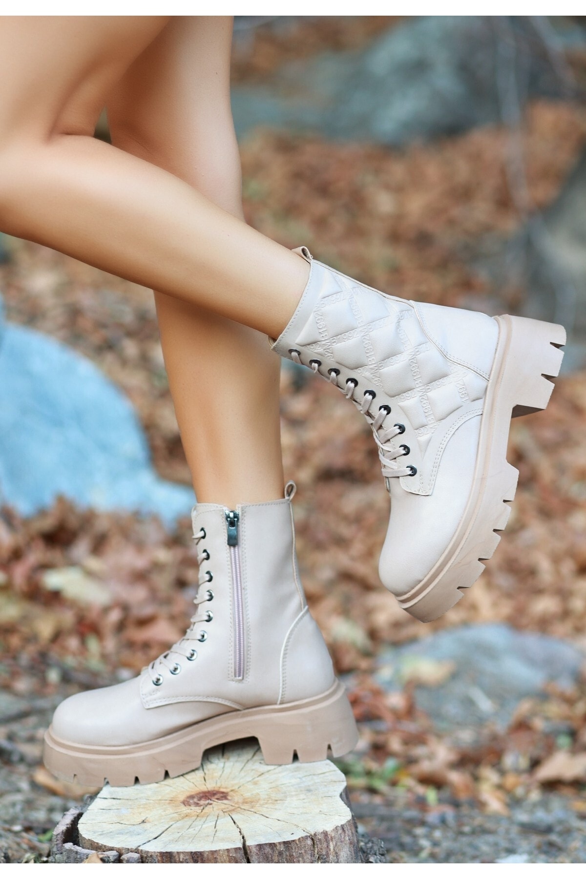 Lyri Nude Cilt Bağcıklı Bot