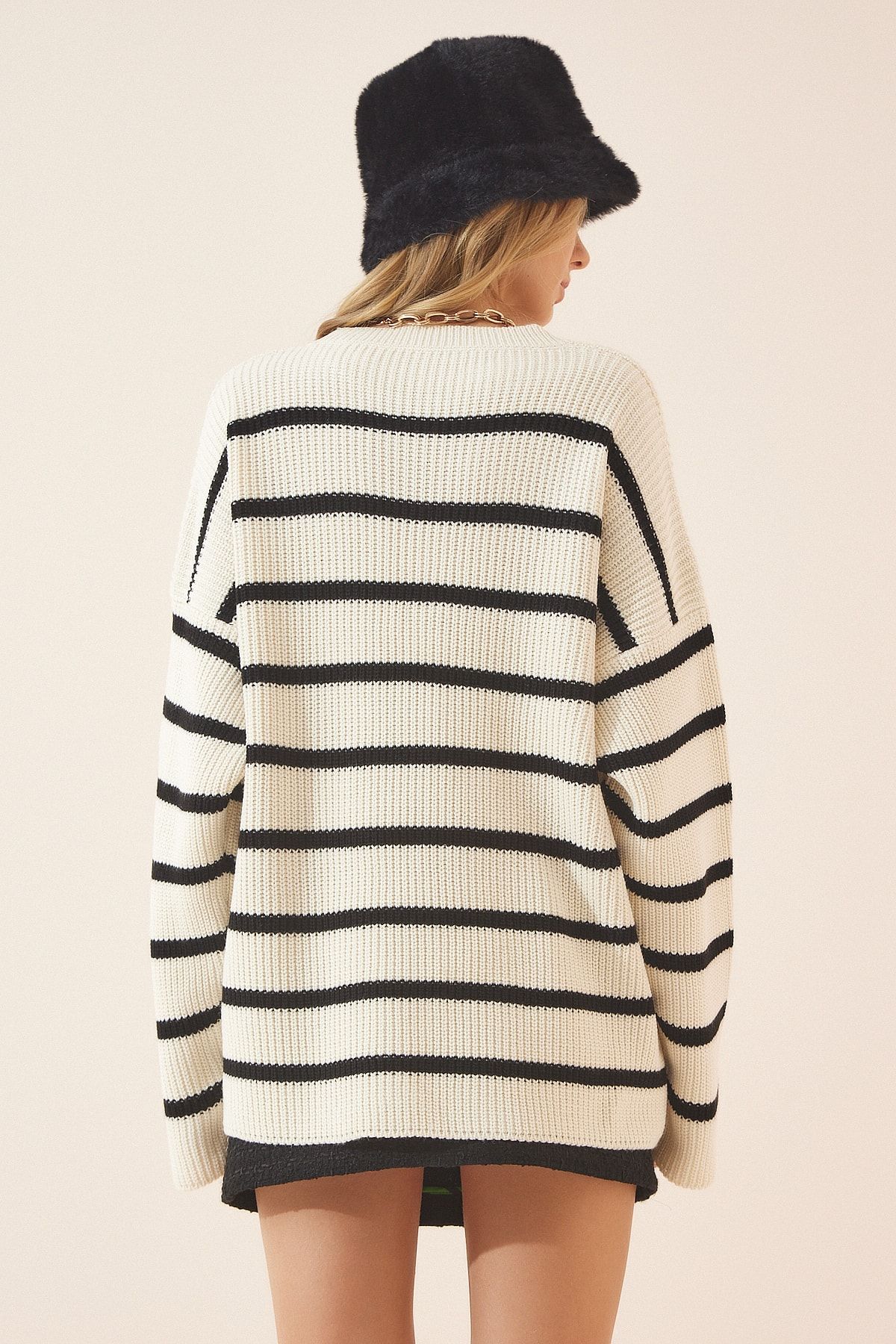 Happiness İstanbul-Langes, übergroßes Strick-Sweatshirt mit Knochenstreifen für Damen YY00078 3