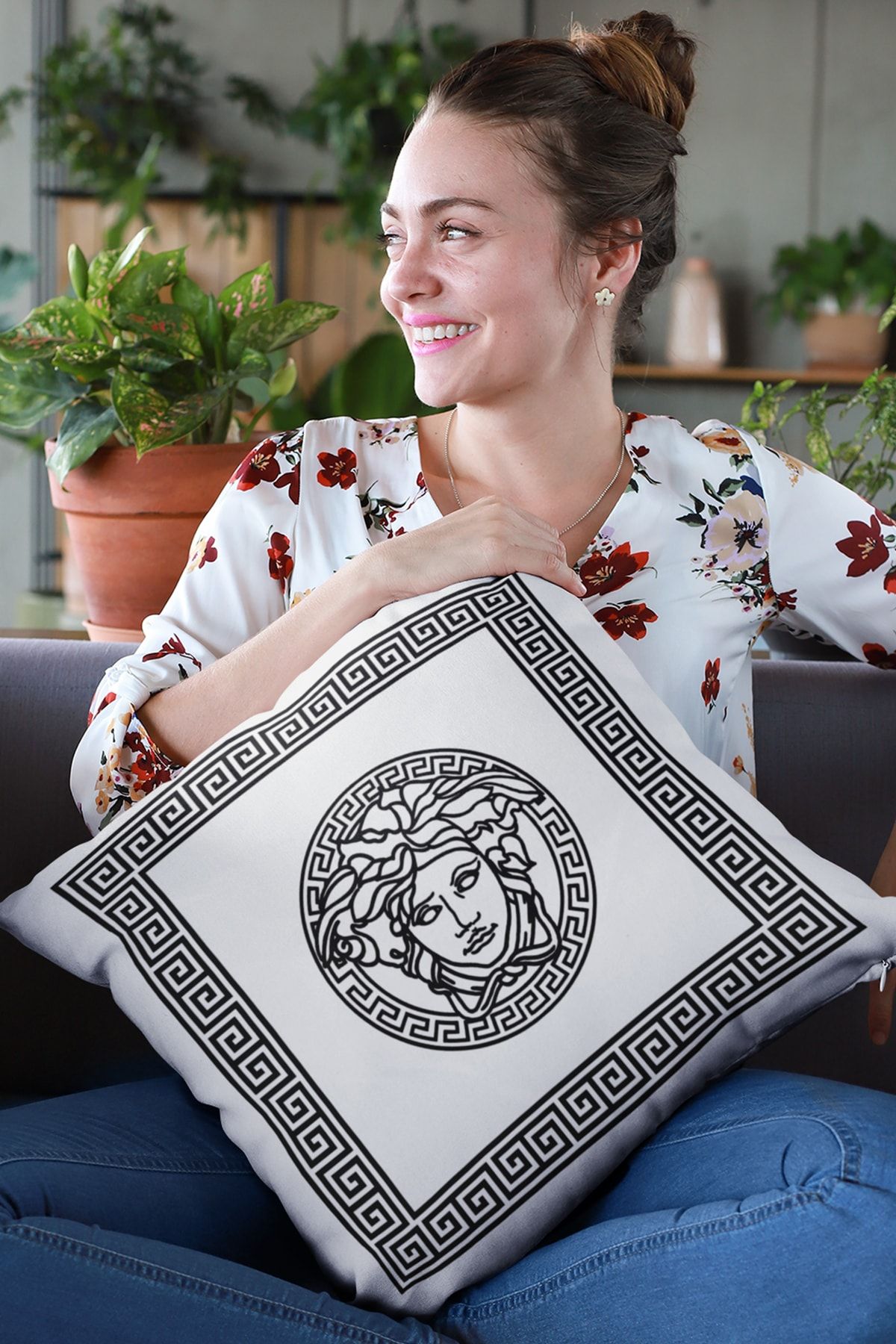 Lizia Home Thai Feather Woven Premium Fabric Double Sided Throw