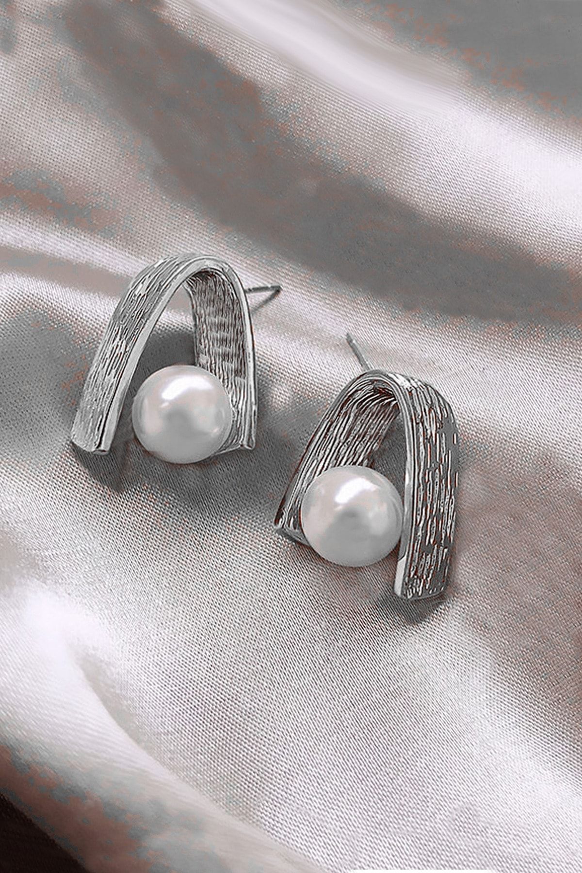 Earrings in shop silver colour
