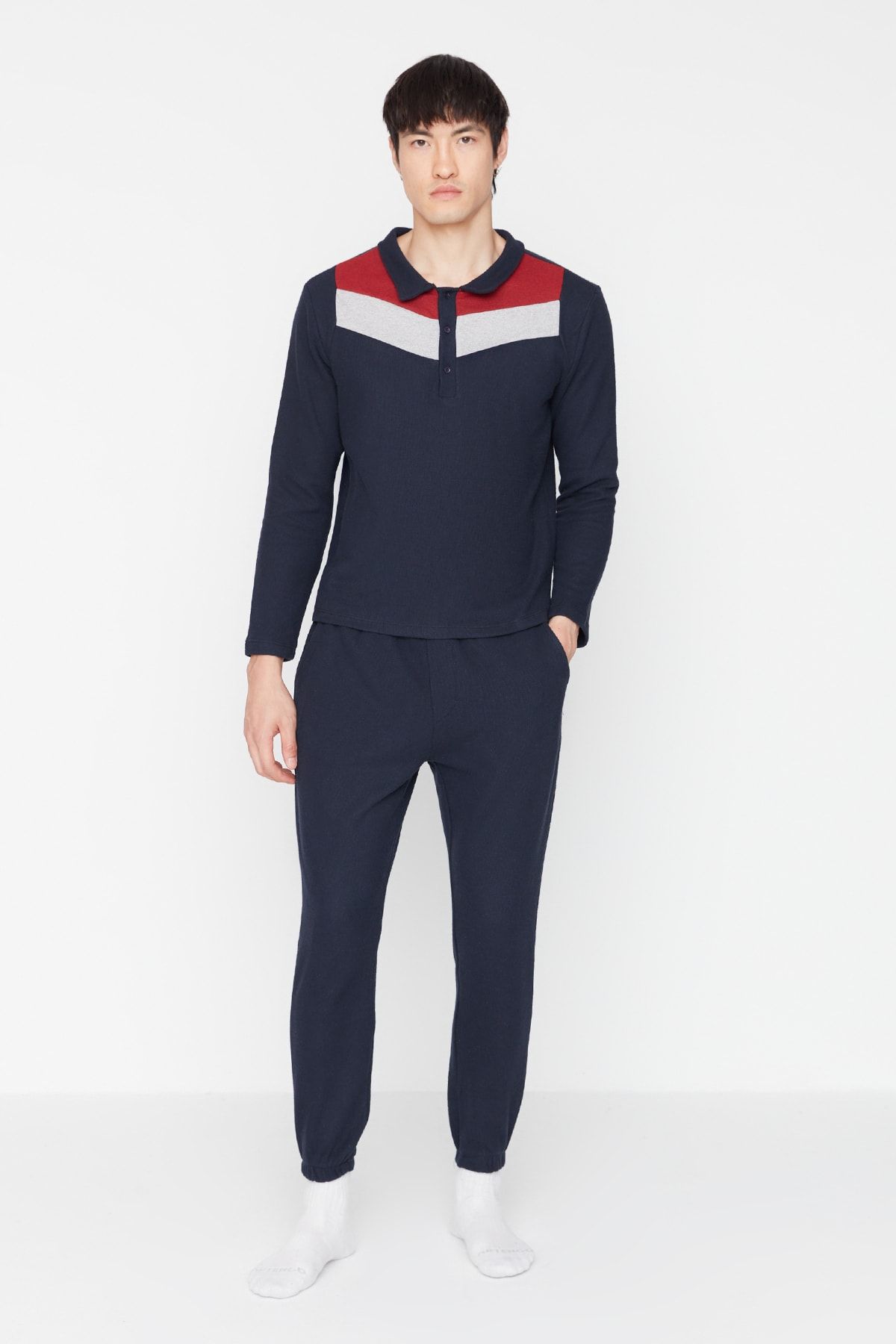 TRENDYOL MAN Lacivert Erkek Yarım Patlı Düğmeli Regular Fit Selanik Örme Pijama Takımı TMNAW23PT00119