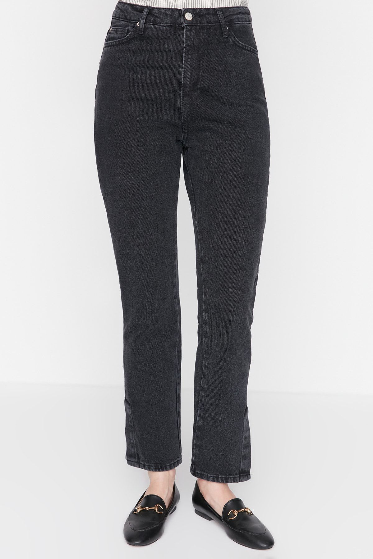 Trendyol Collection-Schwarze Bootcut-Jeans mit Schlitz und hoher Taille TWOAW22JE0561 4