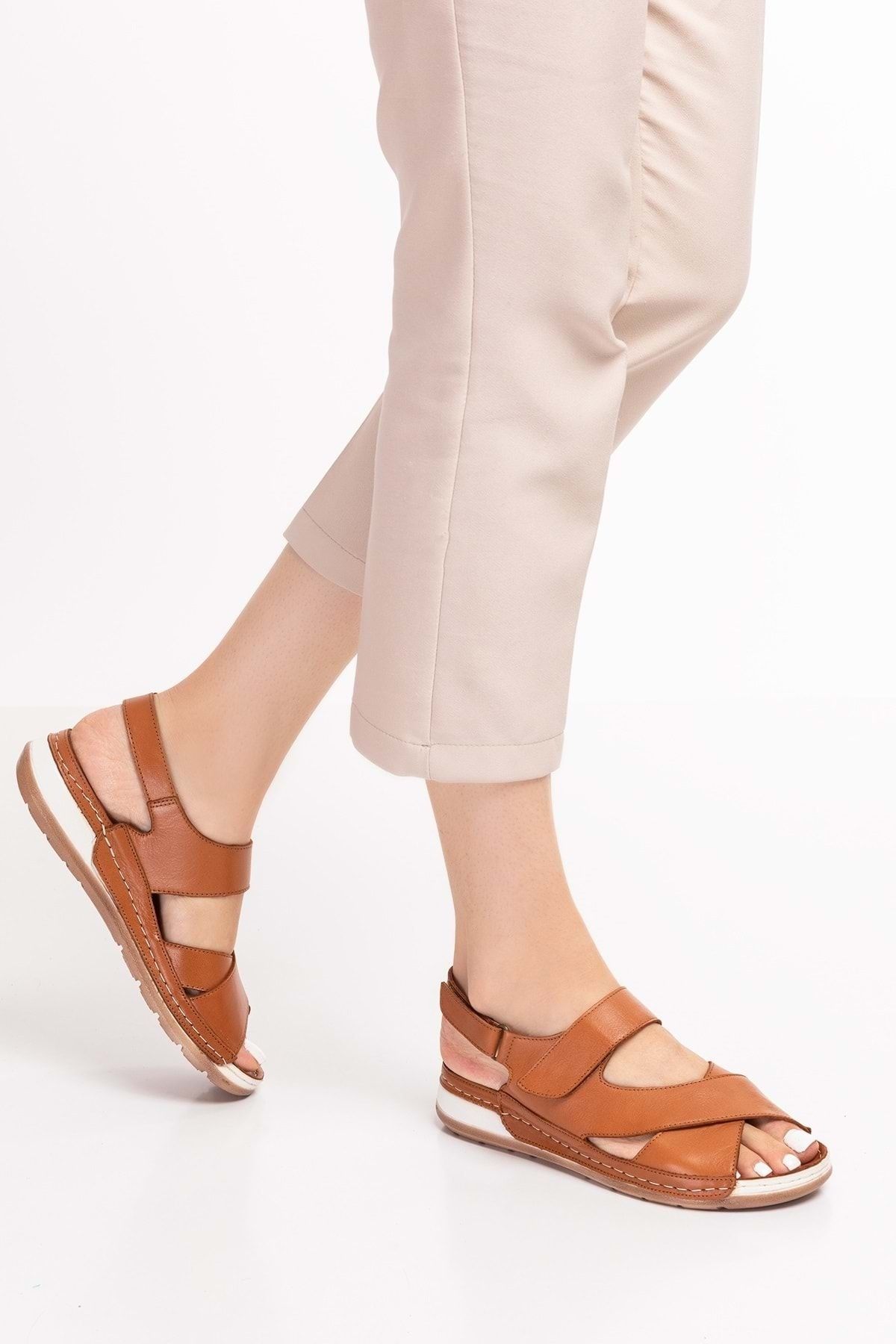 Ugg kamile clearance sandal almond
