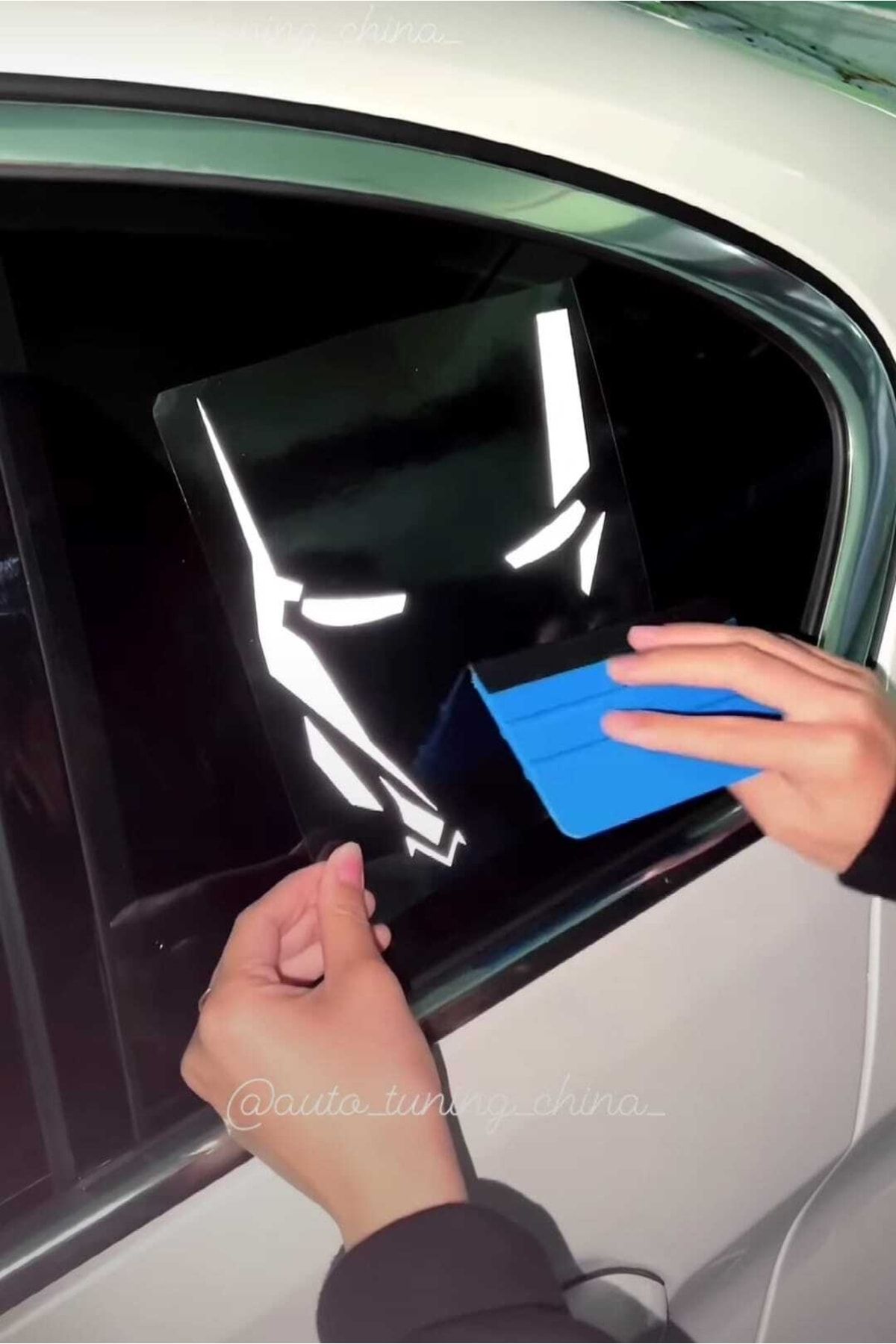 Garaj Marketim-High QualitY 4d Iron Man White Car Sticker - 15x17cm Foil 2