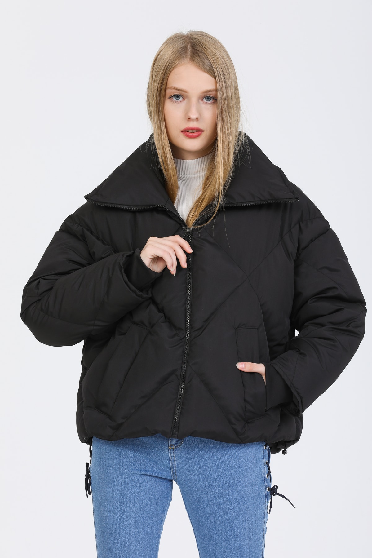 Kadın Siyah Kapşonsuz Şişme Mont