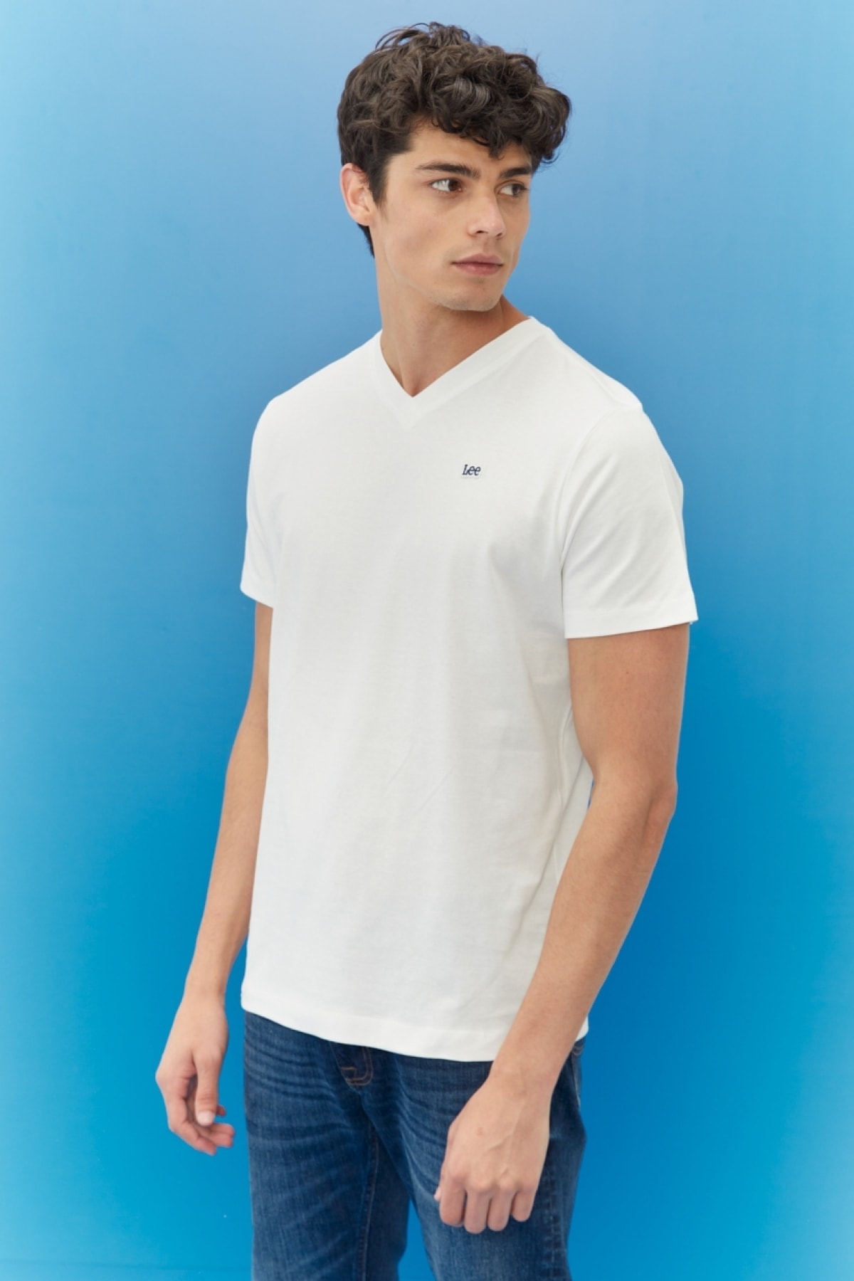 Lee Erkek Regular Fit Rahat Kesim %100 Pamuk V Yaka Kırık Beyaz Tişört