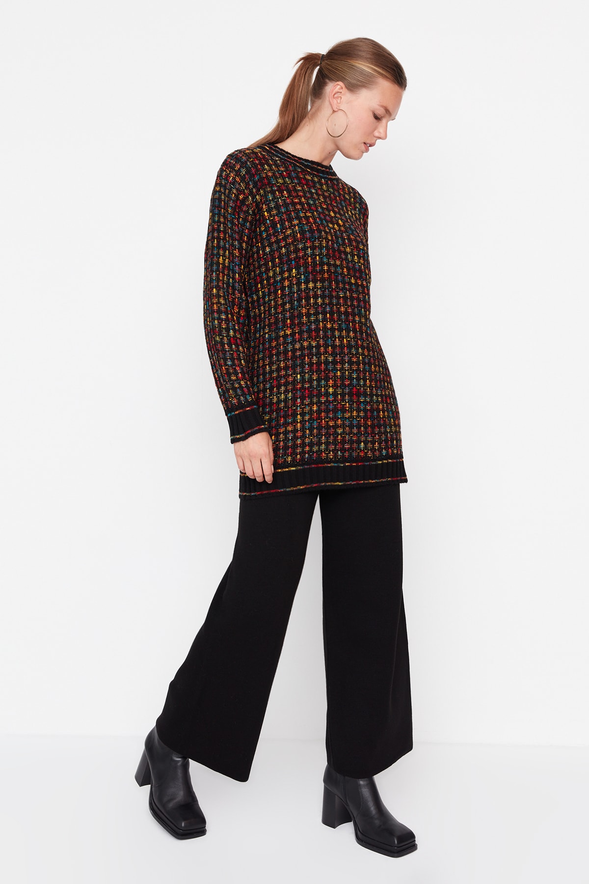 Trendyolmilla Modest Siyah Örgü Desenli Kazak-Pantolon Triko Takım TCTAW23US00114