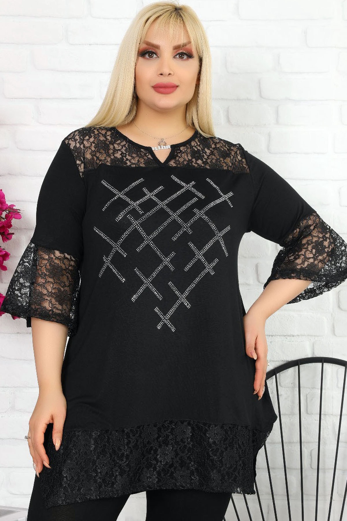 Kheos Kol Ve Etek Ucu Dantelli Taş Işlemeli Yaka Taşlı Kısa Kollu Tunik