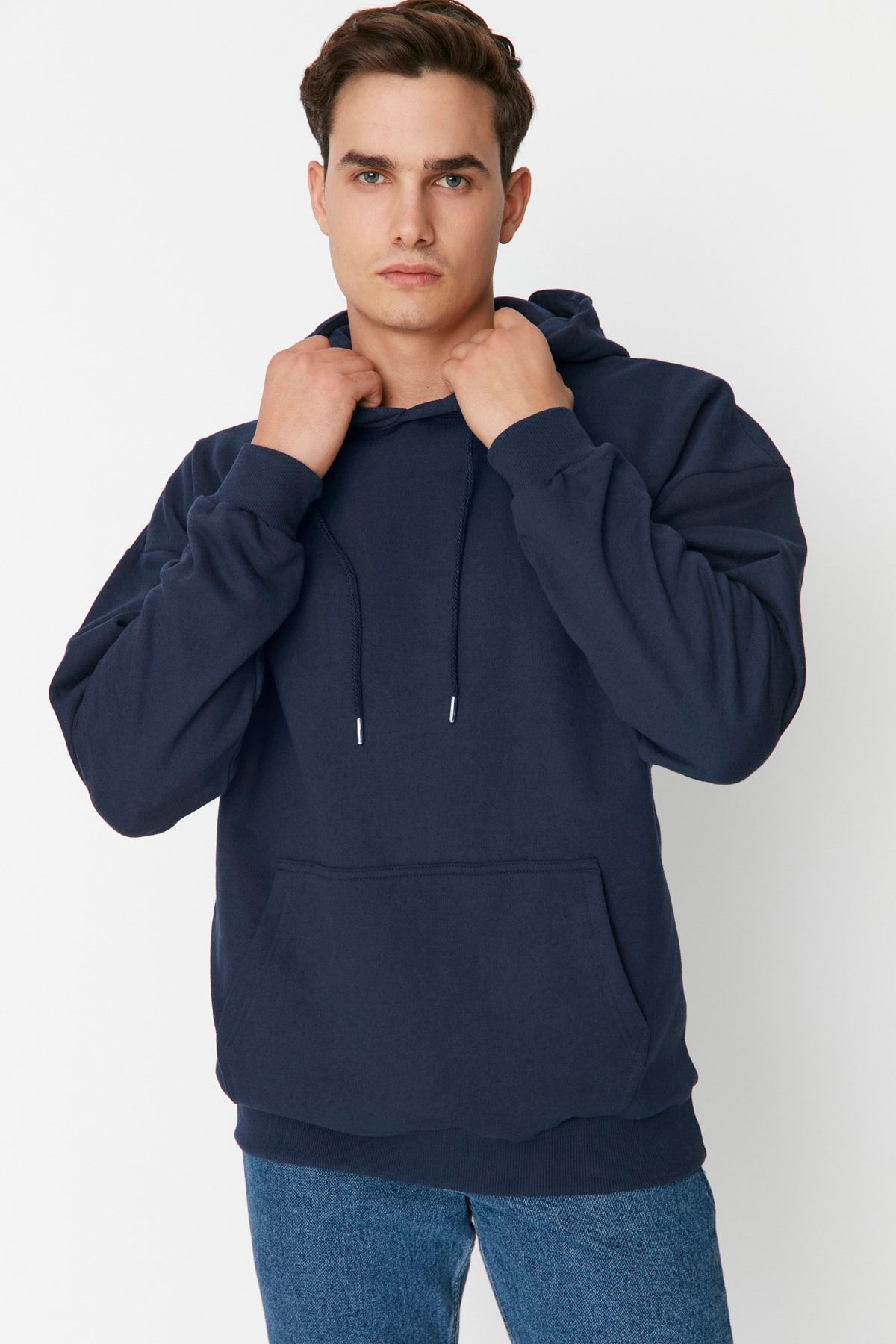 Trendyol Collection-Hanorac din fleece imprimat cu glugă, albastru bleumarin - TMNAW23SW00020 3