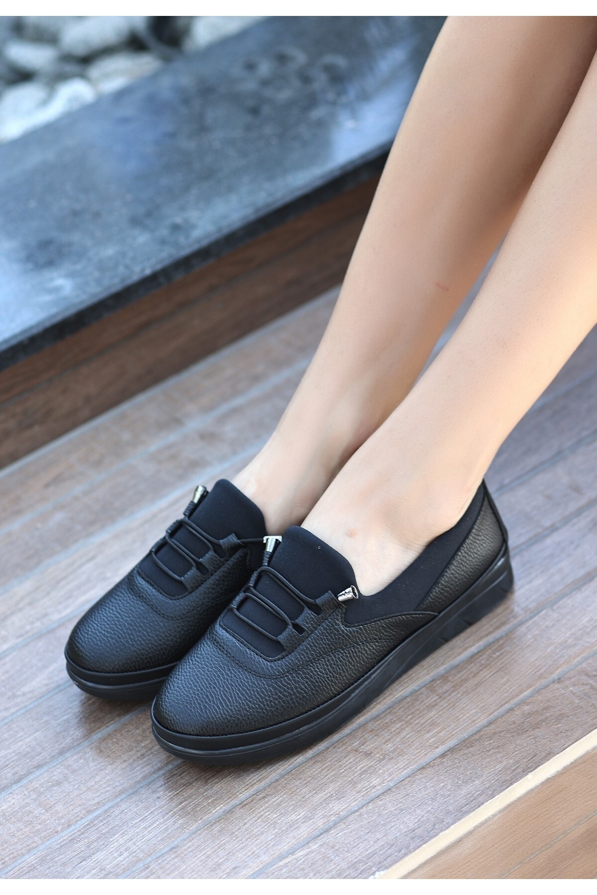 Laxi Siyah Cilt Bağcıklı Spor Ayakkabı