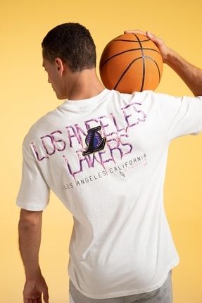 Fit Nba Los Angeles Lakers Lisanslı Boxy Fit Tişört Y2985AZ22HS