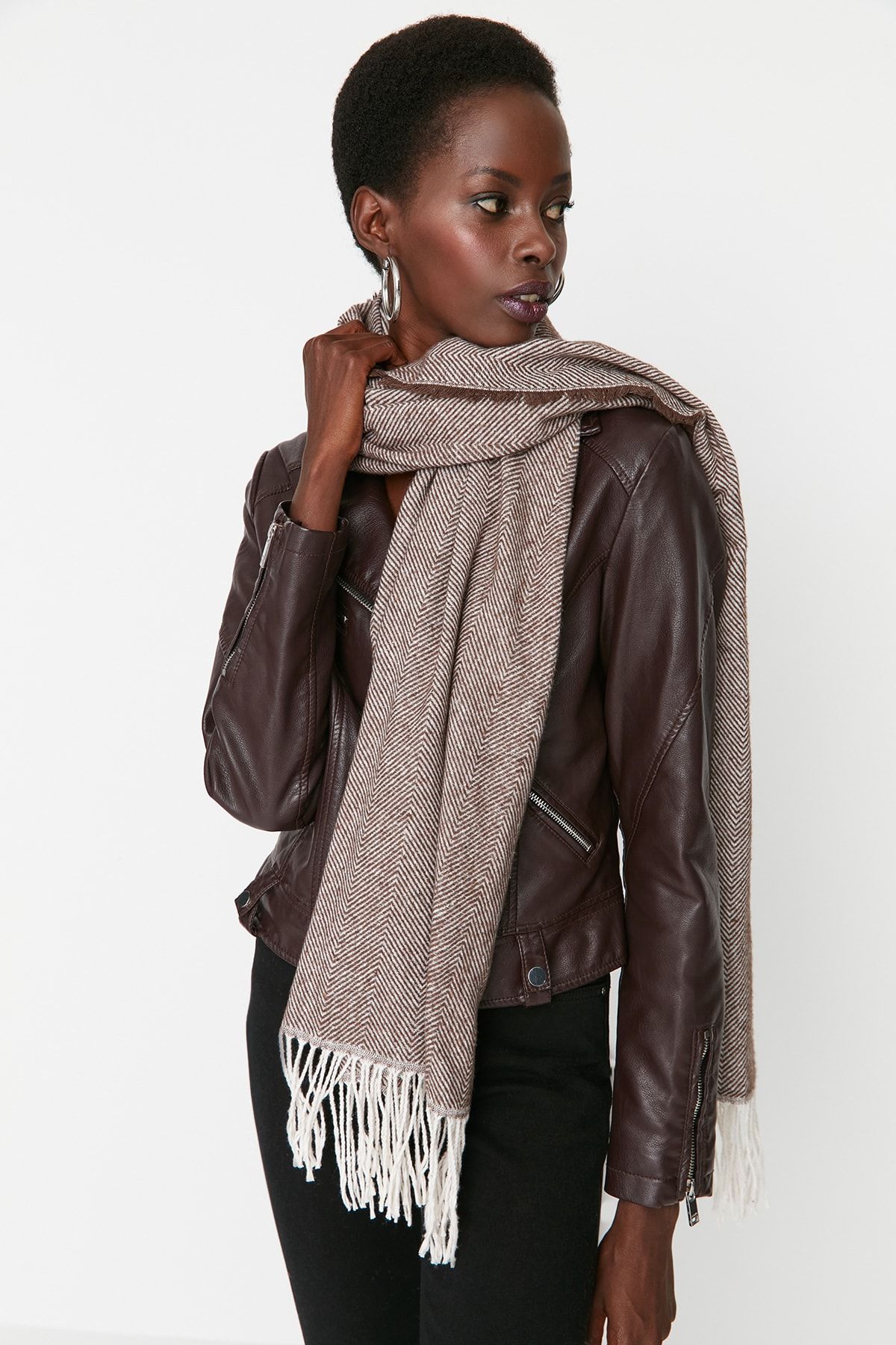Trendyol Collection-Brauner weicher strukturierter Damenschal TWOAW22AT0039 2