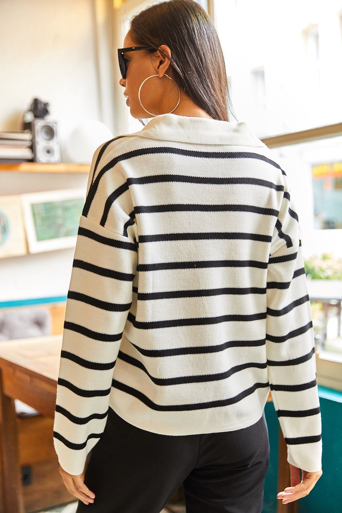 Olalook-Dámský bílý polokošilový oversize pletený svetr KZK-19000435 5
