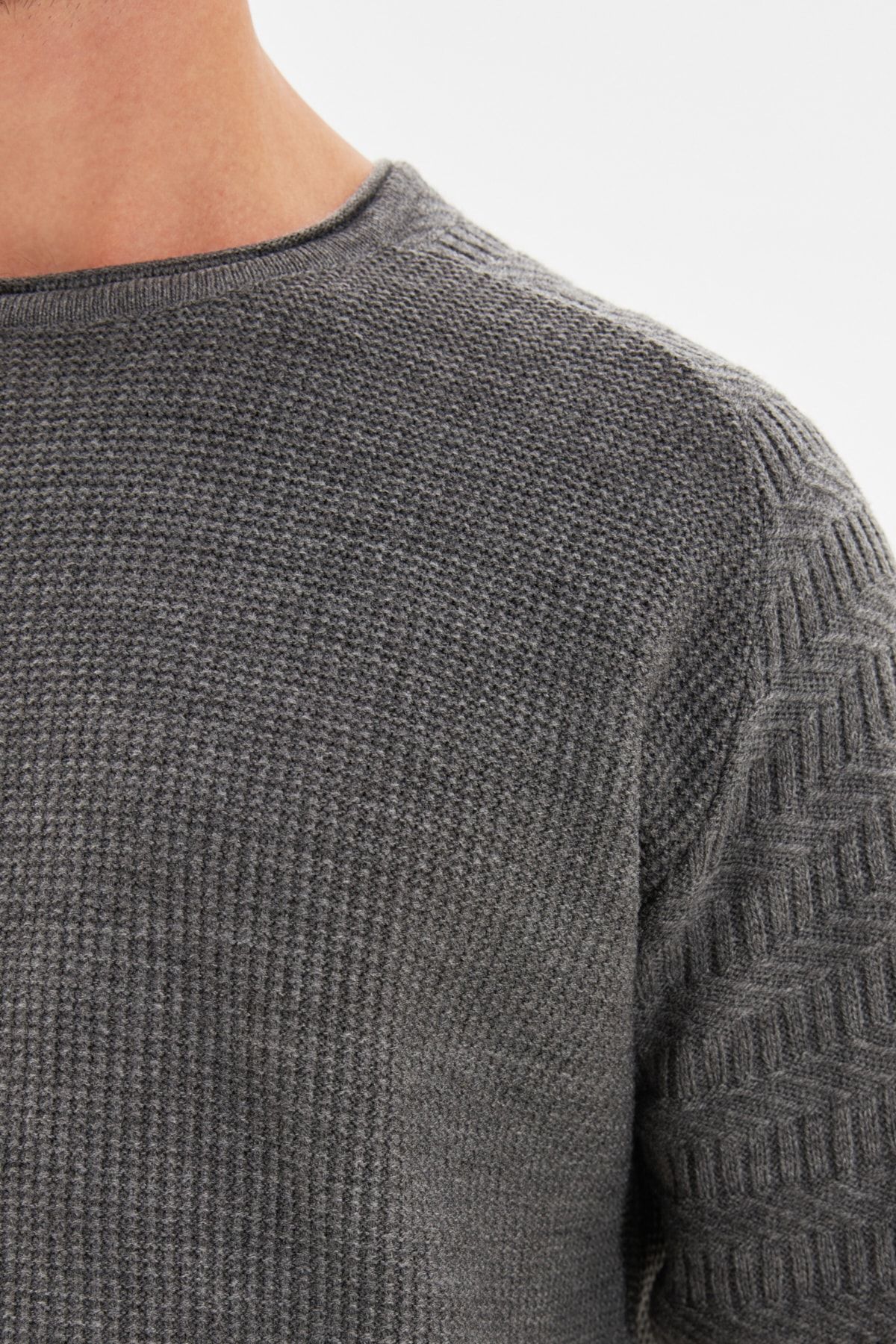 Trendyol Collection-Gray Patterned Slim Fit Knitwear Sweater - Crew Neck, Sleeve Texture, Tmnaw22Kz0380 3