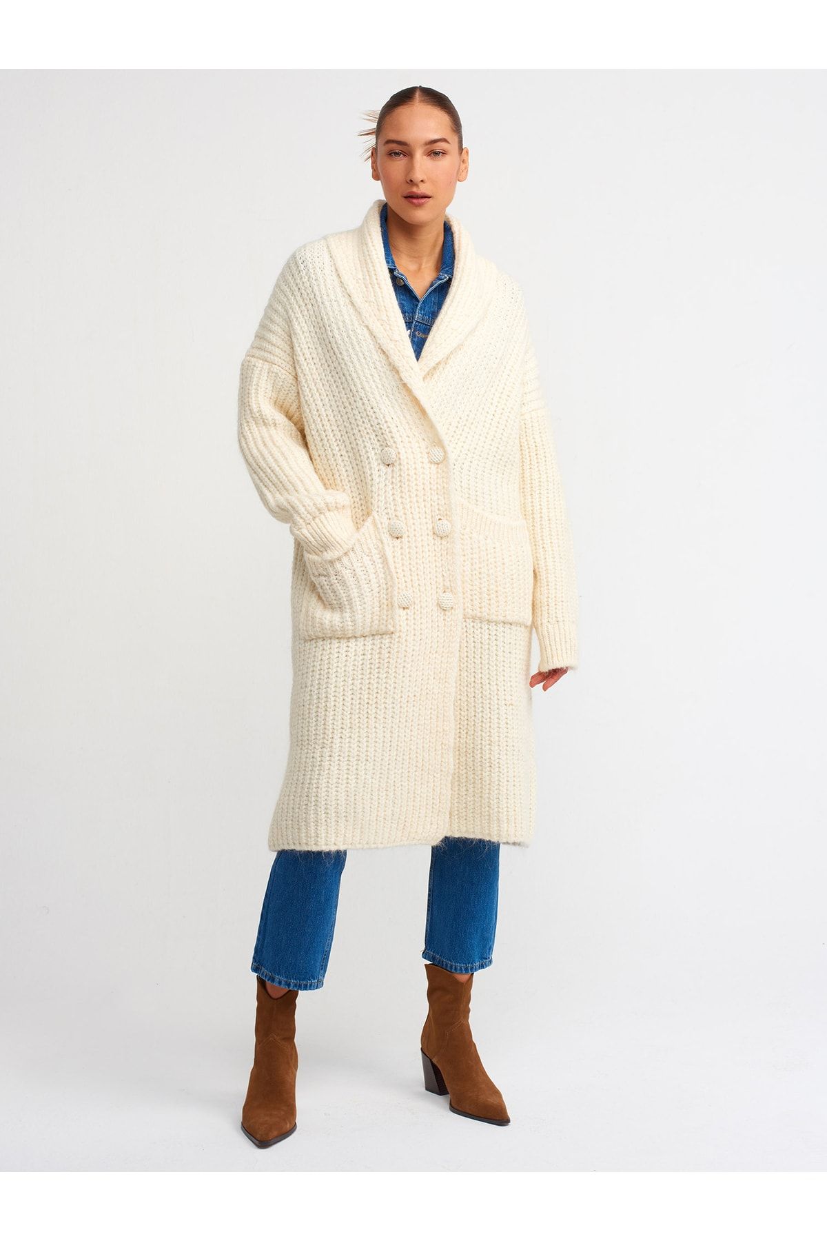 Dilvin Strickjacke Ecru Regular Fit Fast ausverkauft