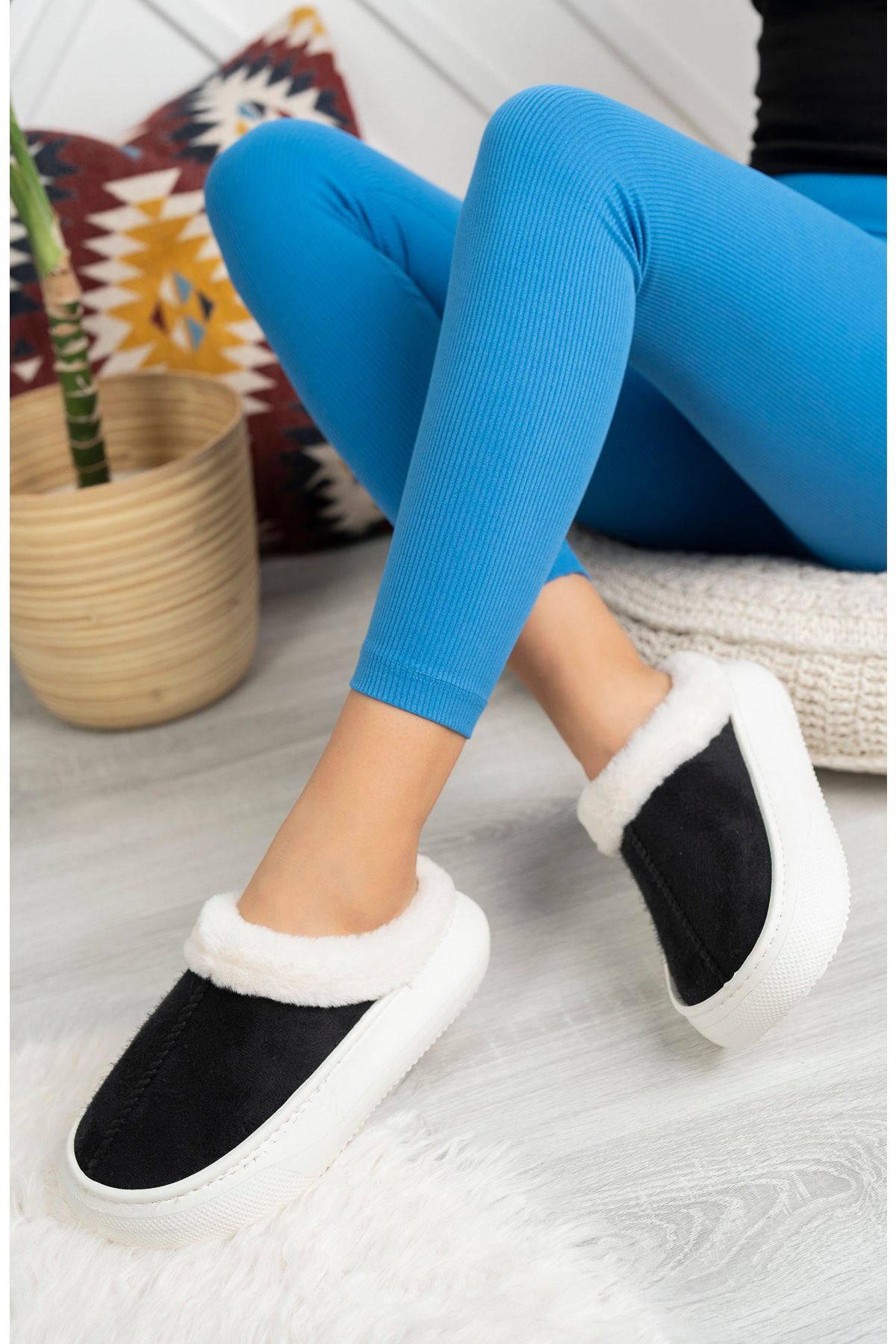 Womens narrow slippers store