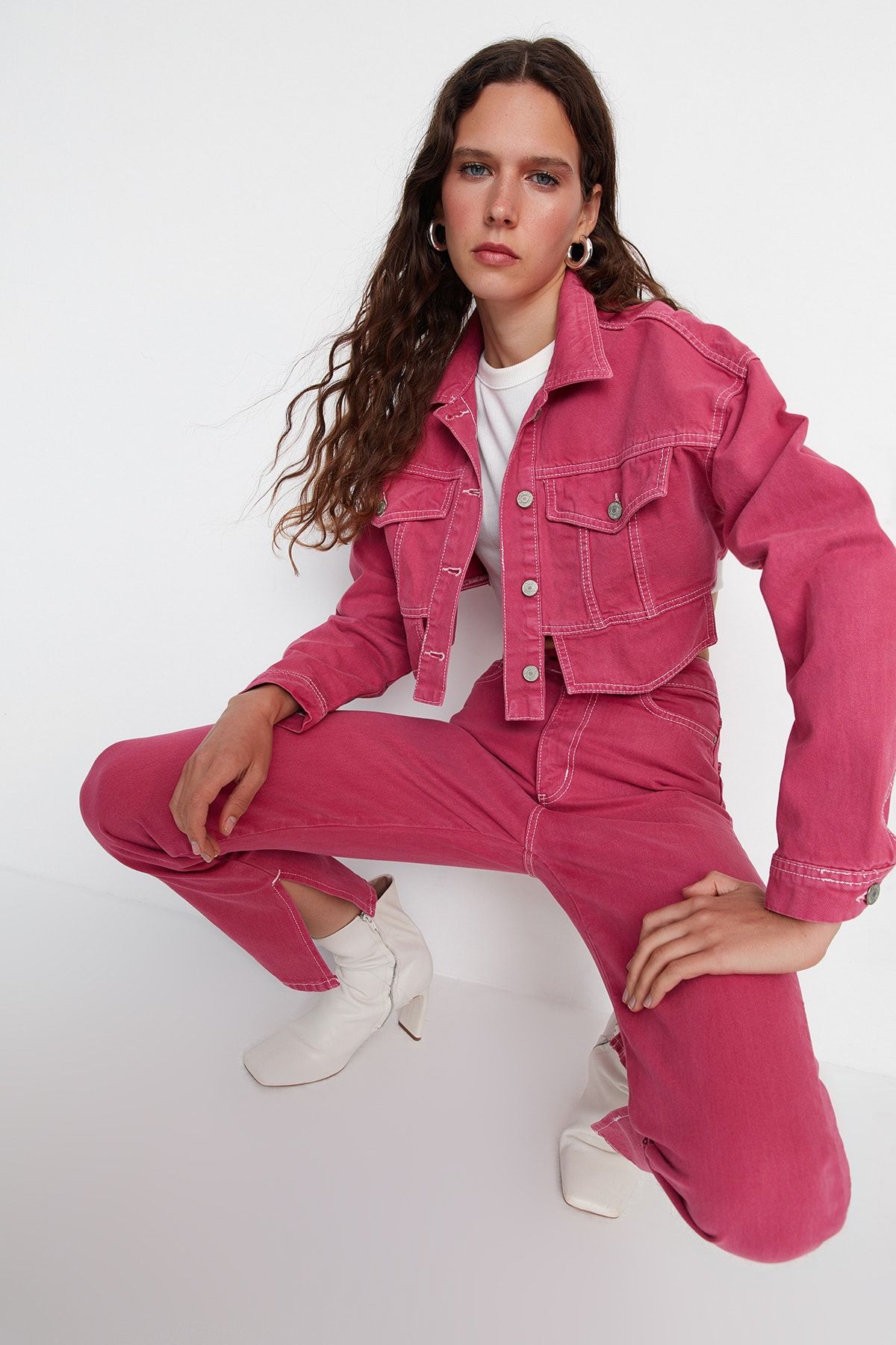 TRENDYOLMİLLA Pembe Dikiş Detaylı Crop Denim Ceket TWOAW23CE00259 CE9793