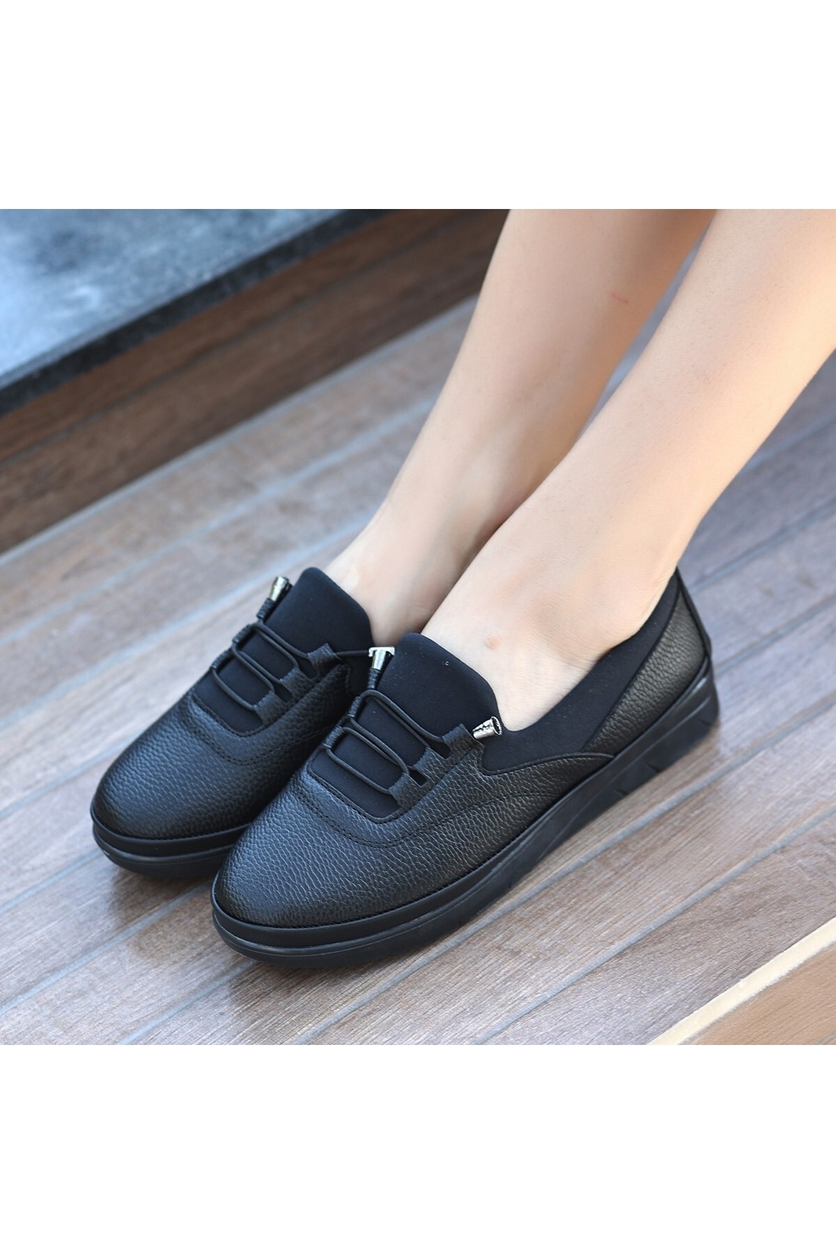 Laxi Siyah Cilt Bağcıklı Spor Ayakkabı