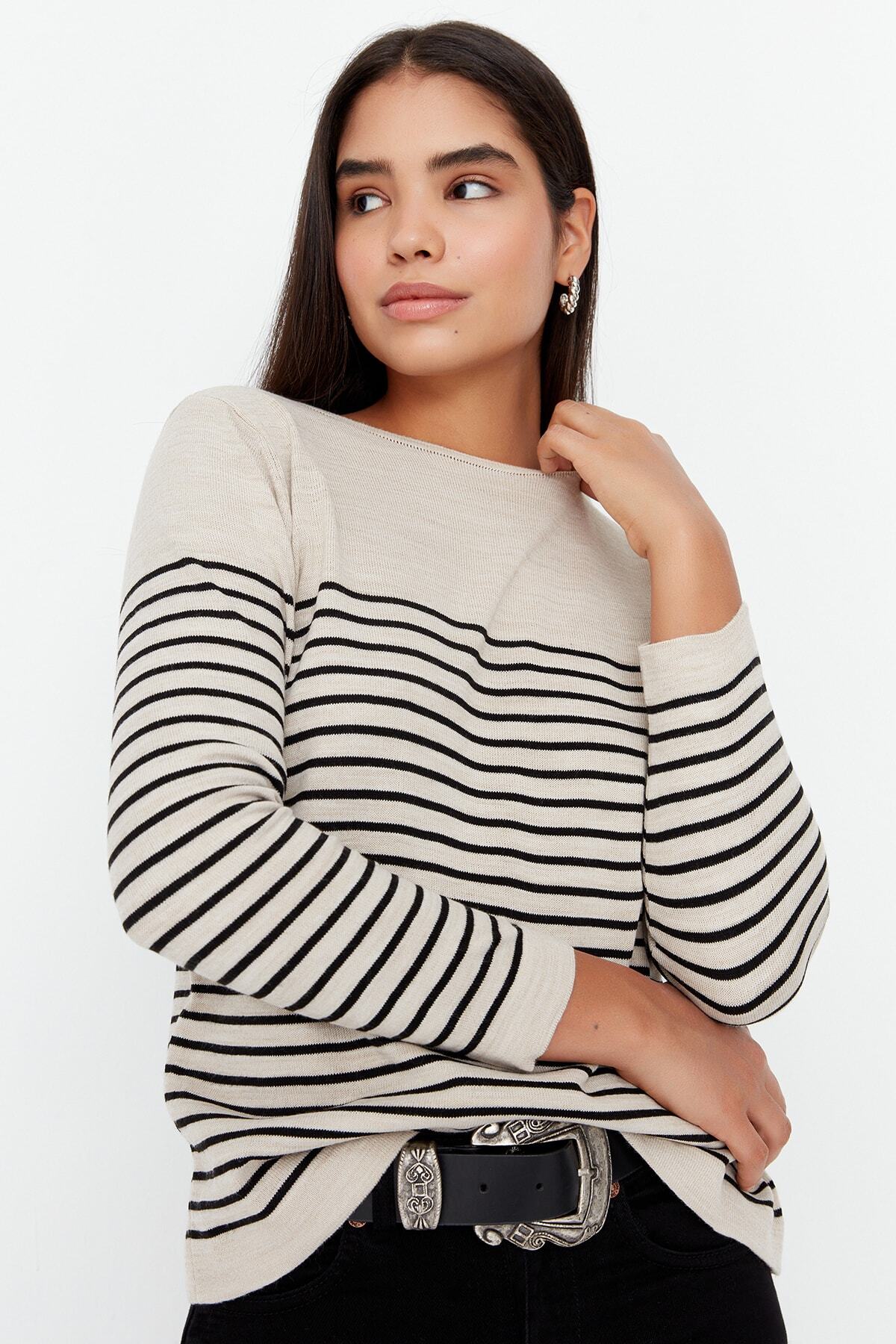 Trendyol Collection Základní kamenný pruhovaný pletený svetr - TWOAW23KZ01846