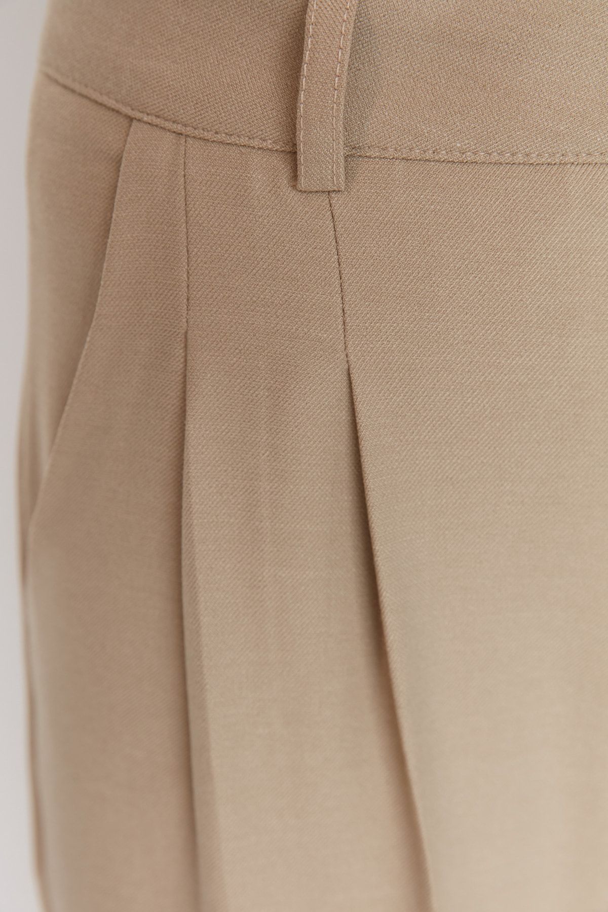 Trendyol Collection-Limitierte Edition – Nerzfarbene, gerade geschnittene, plissierte Hose TWOAW23PL00401 10