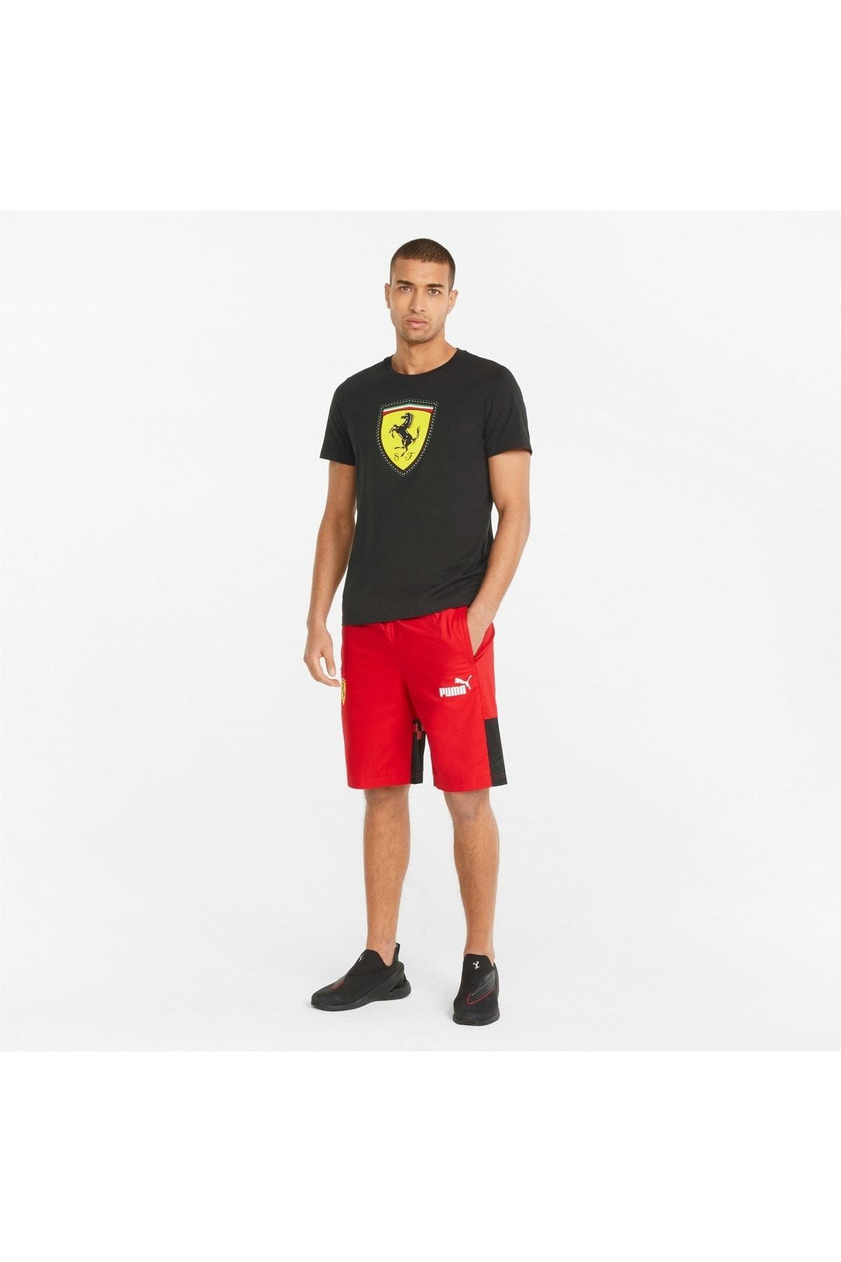 Scuderıa Ferrarı Race Renkli Armalı Erkek T-shirt
