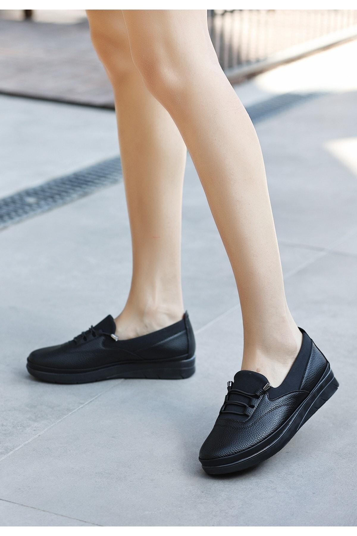 Laxi Siyah Cilt Bağcıklı Spor Ayakkabı