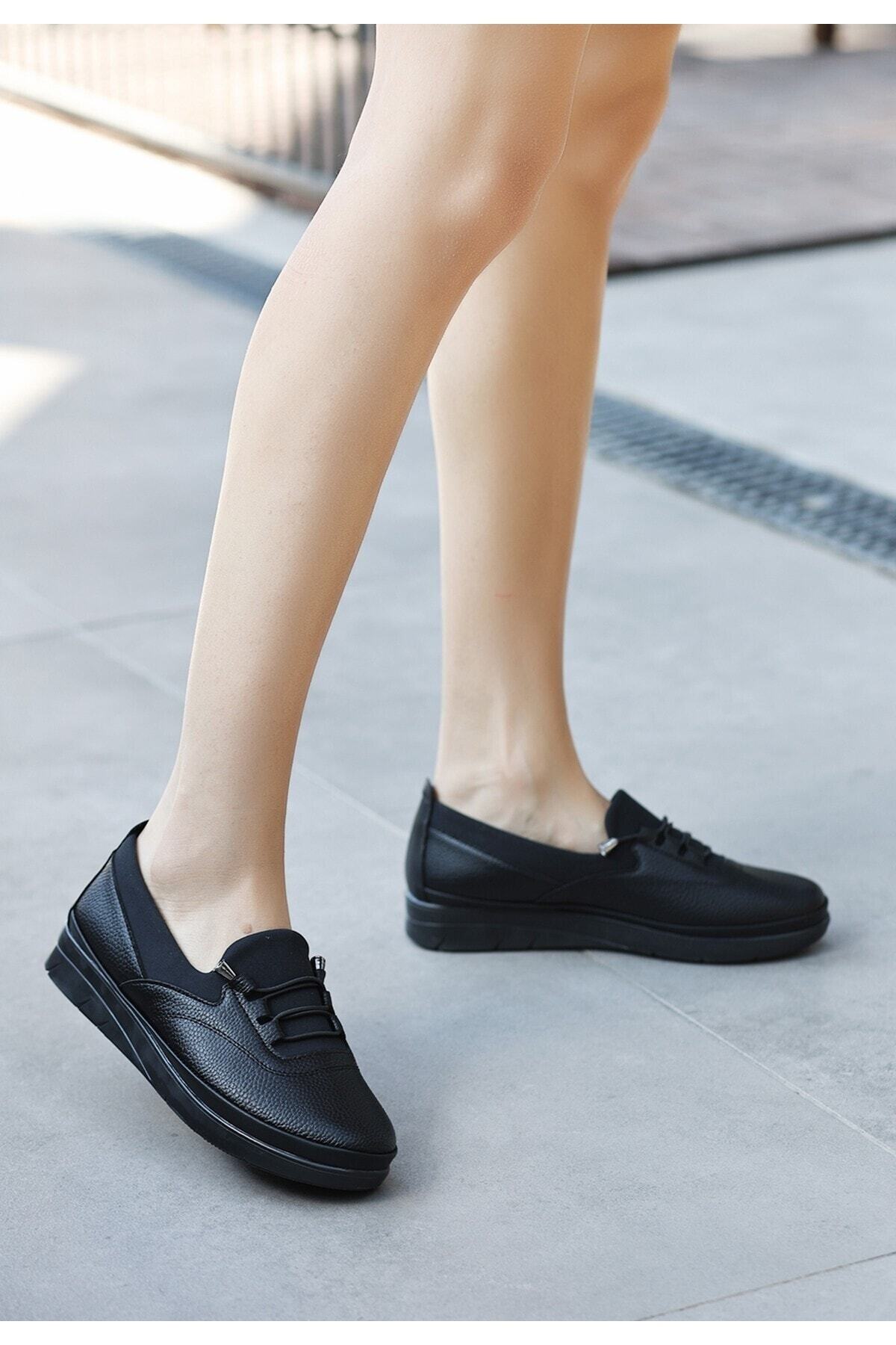 Laxi Siyah Cilt Bağcıklı Spor Ayakkabı