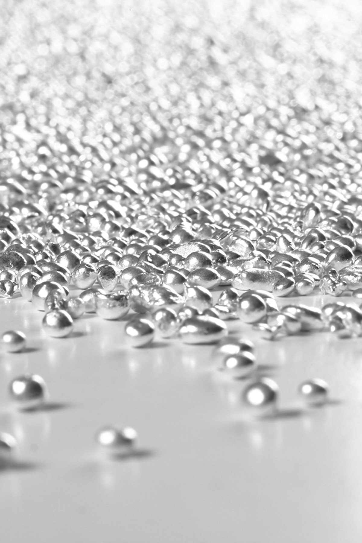 Платиновые слитки. Эмблема ag. 2. Barring ag. Silver bars: large bars of pure silver.