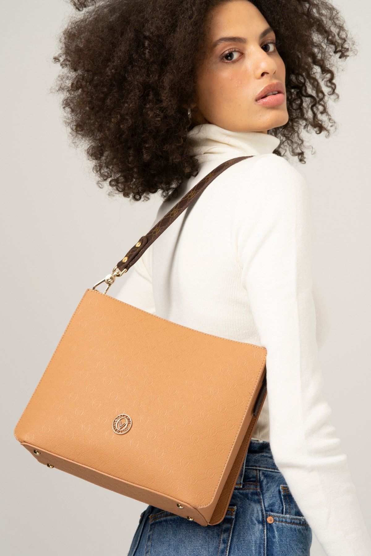Valentino camel hotsell bag