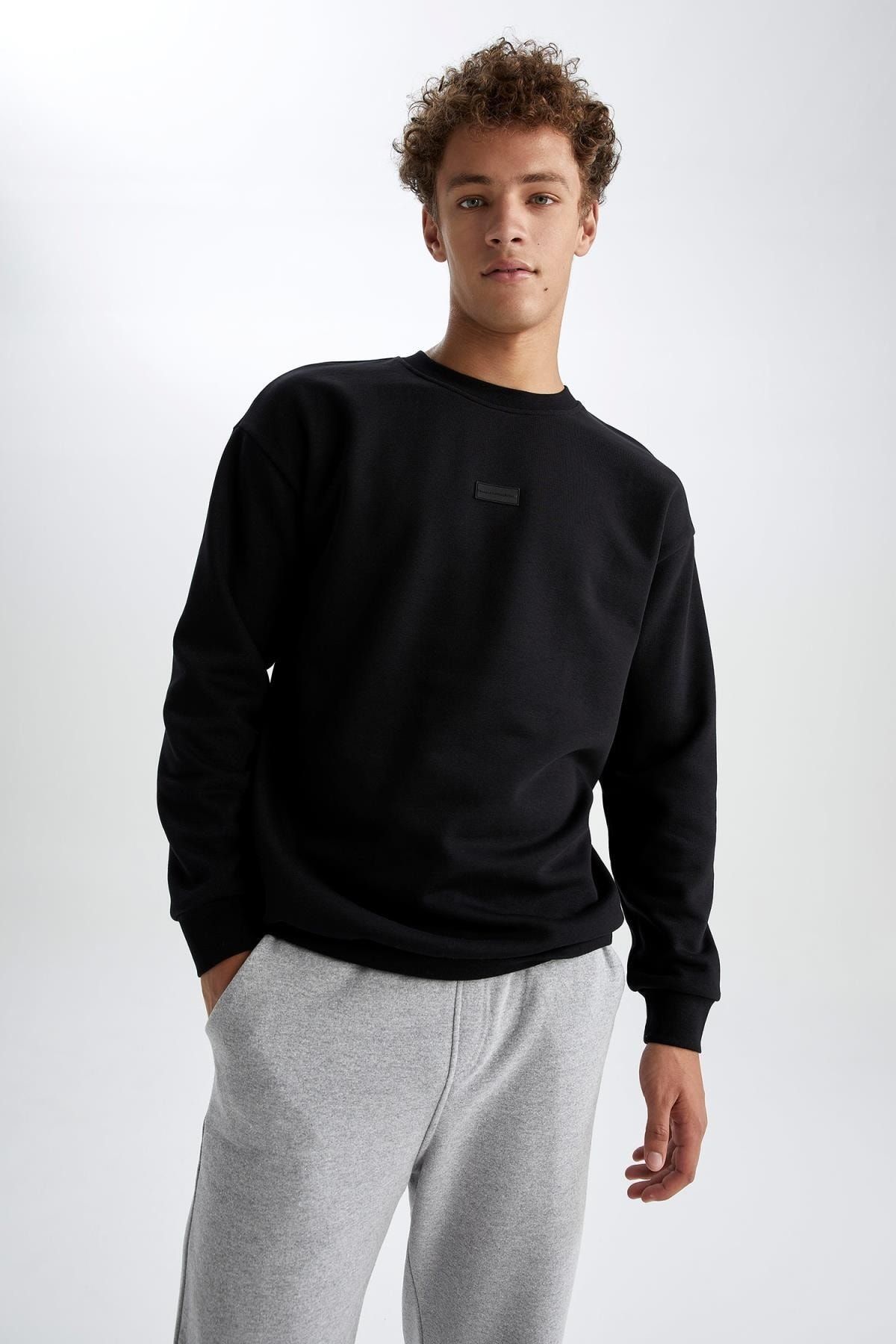 DeFacto Boxy Fit Bisiklet Yaka Sweatshirt