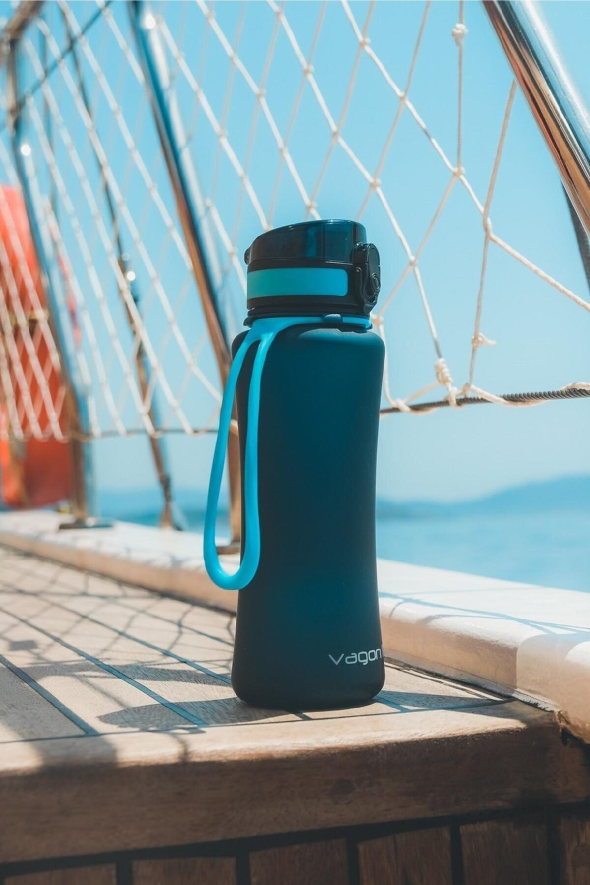 Vagonlife-550 ml Tritan Silicone Water Bottle with Carrying Strap 2