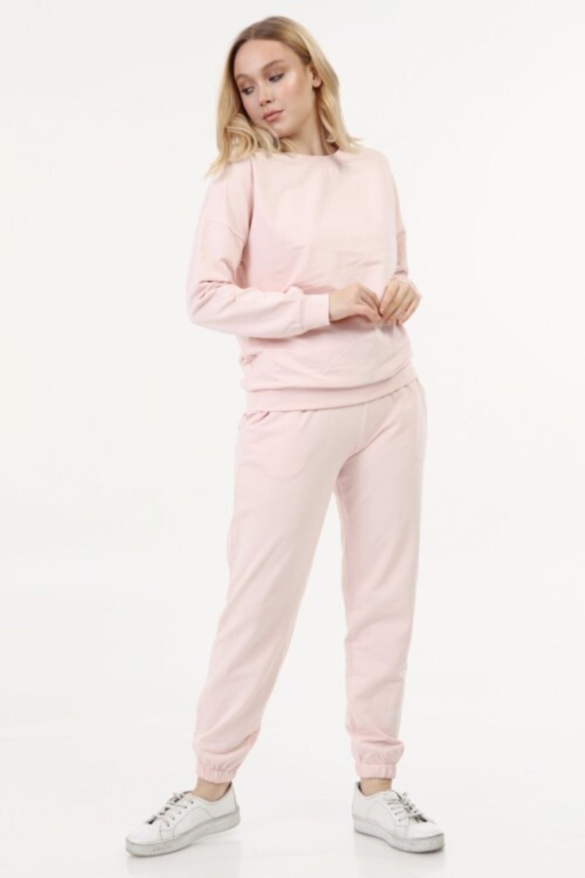 Pink 2025 color sweatsuit