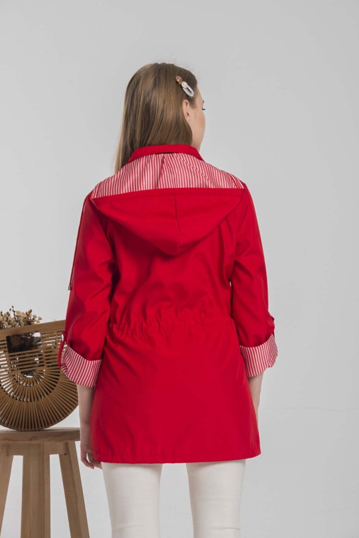 Red short trench top coat