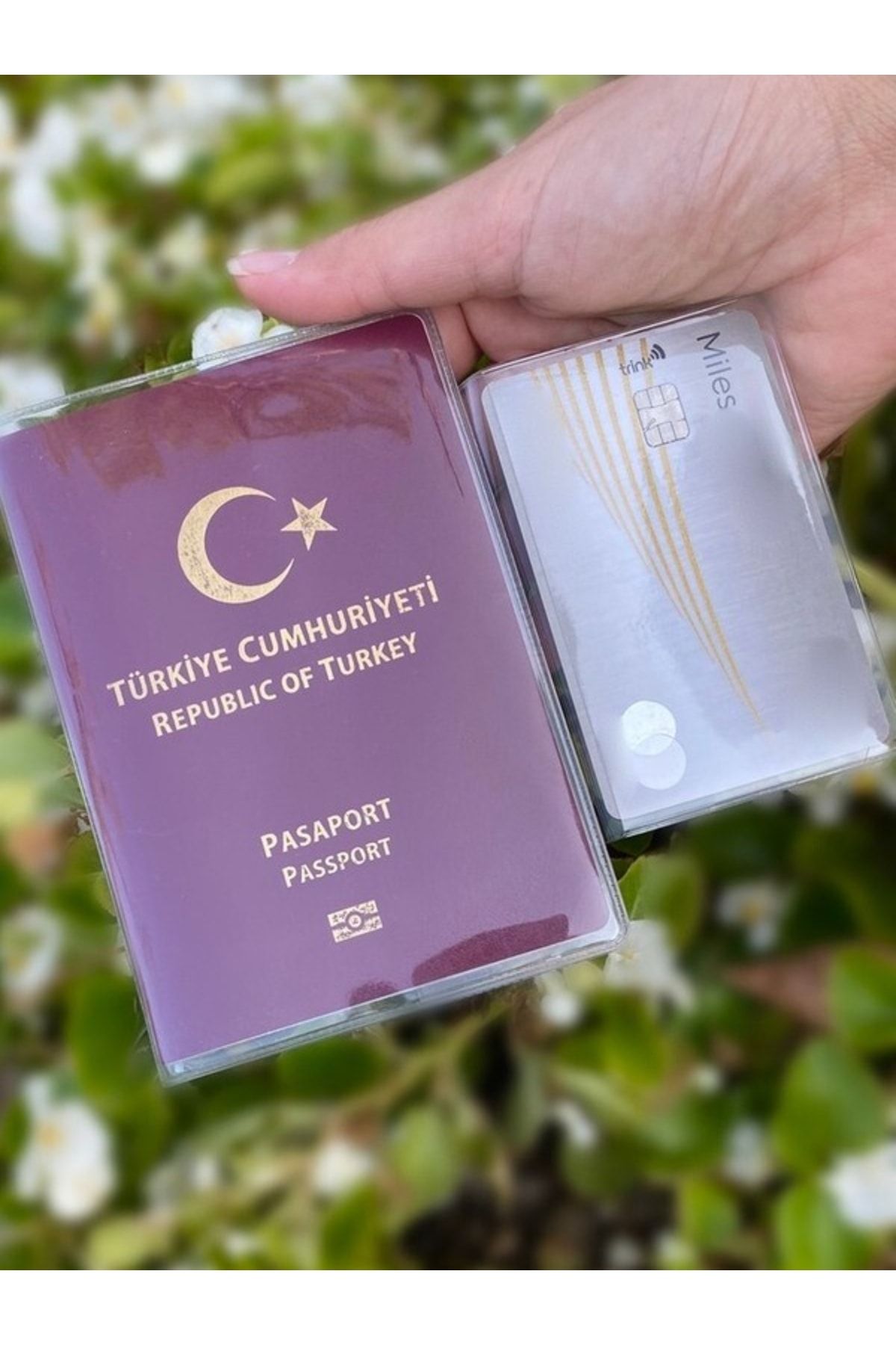 Cekuonline-Snoopy Patterned Universal Transparent Passport Case Model Suitable for All Country Passports 3