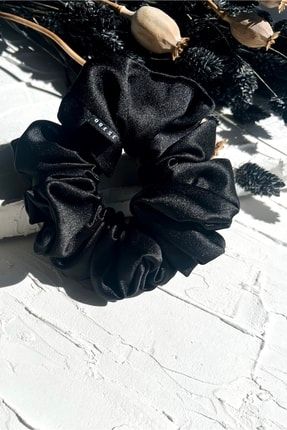 El Yapımı Saç Tokası Mat Pamuk Saten Medium Boy Scrunchie Siyah SCSTLTMS