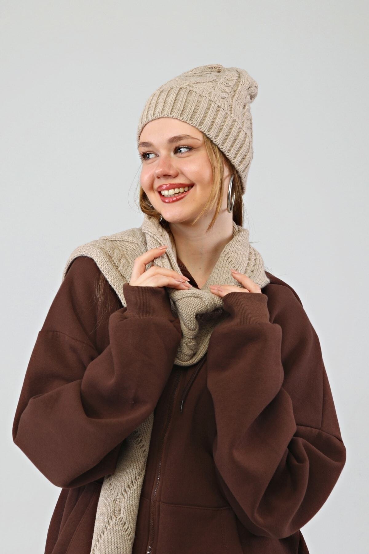 Aghilo - Bej Atkı Bere Takım Yürütmeli