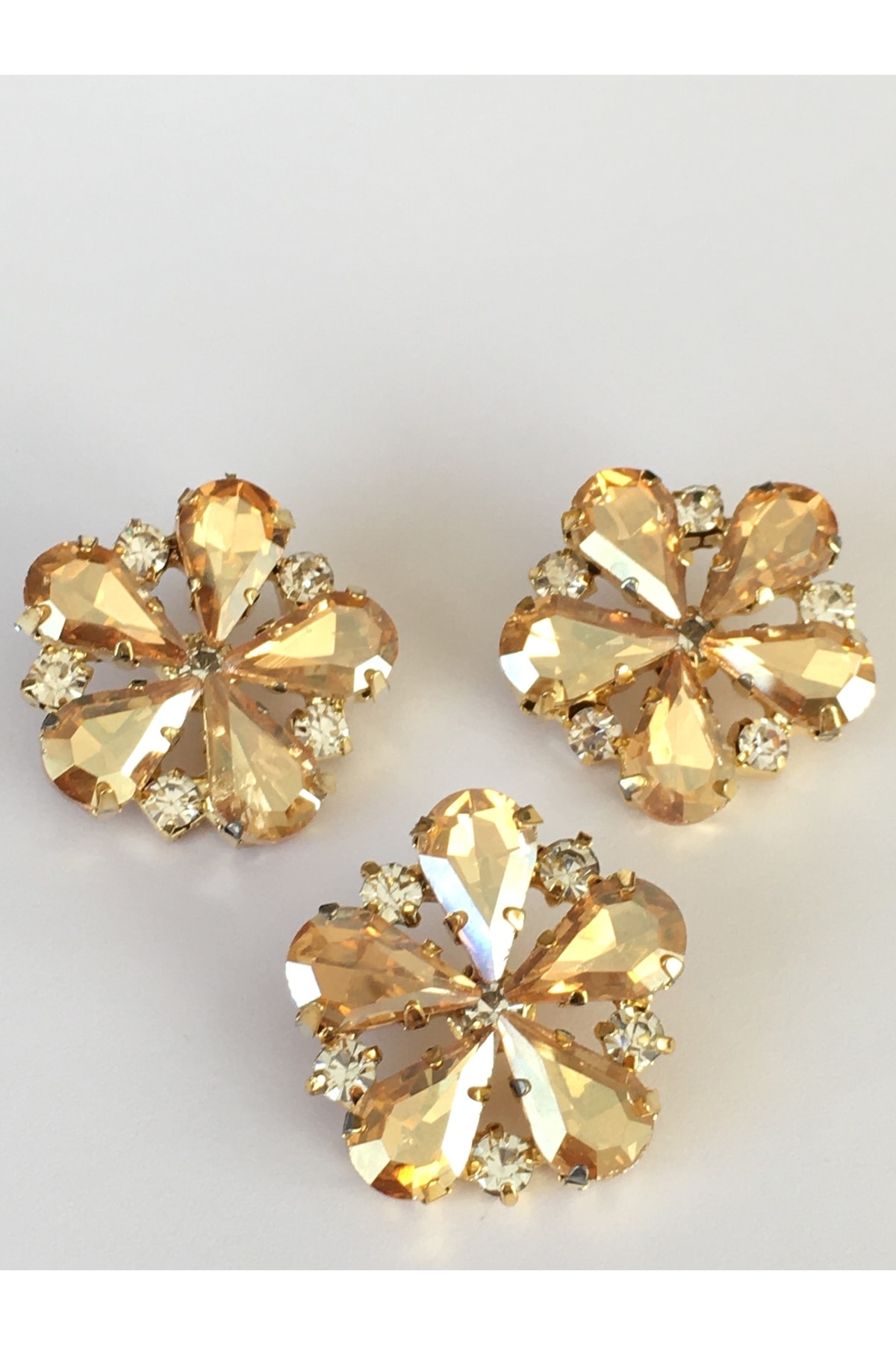 Stone Button Clover Model Set of 3 Gold