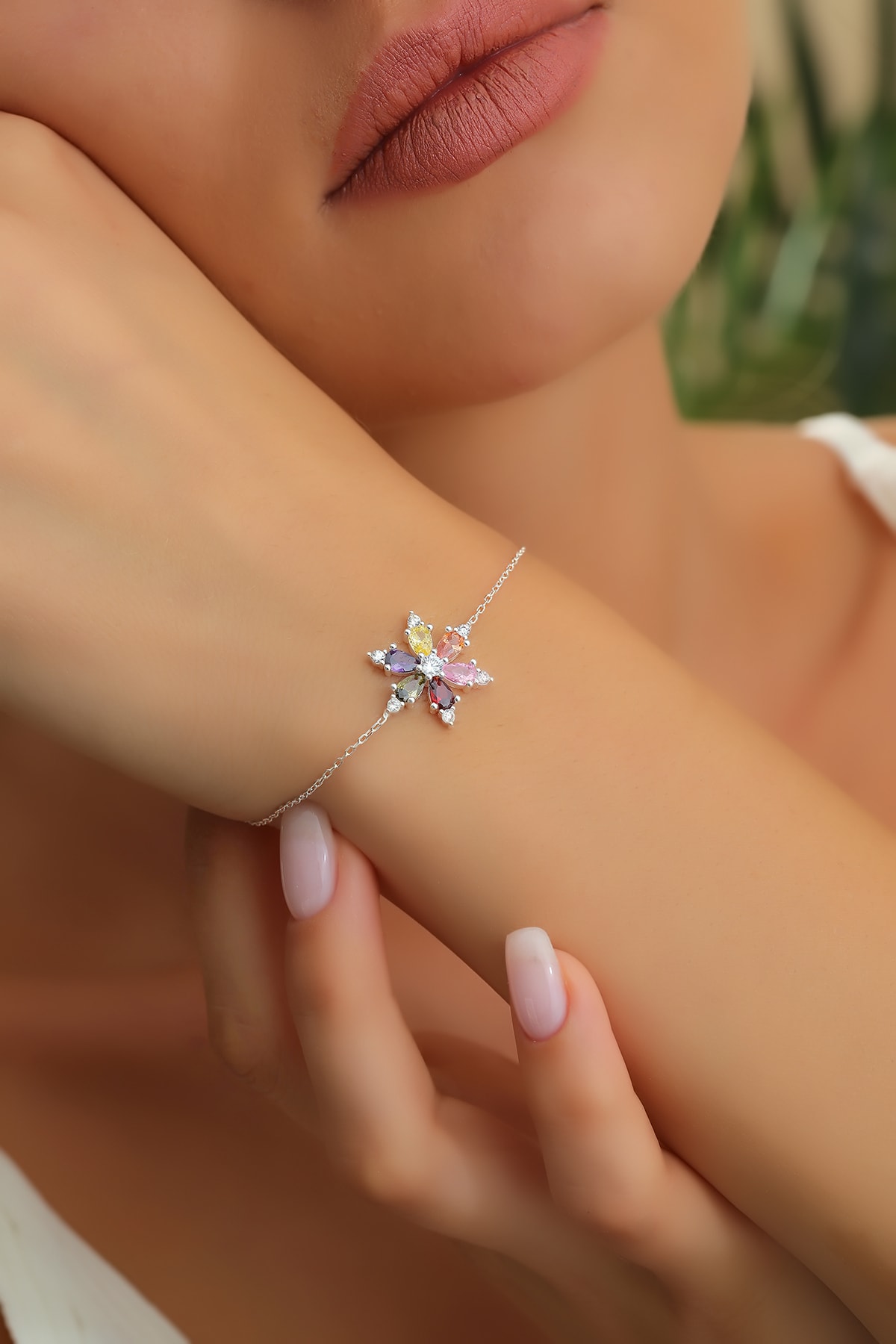 925 Ayar Gümüş Zincirli Miks Zirkon Taşlı Kamelya Lotus Çiçeği Bileklik 3