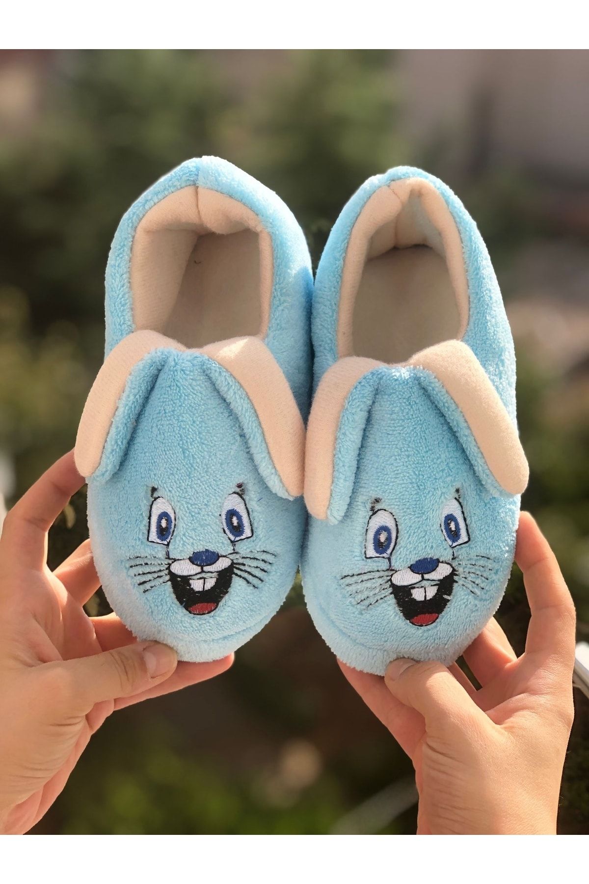 Children's slippers with cheap rubber soles