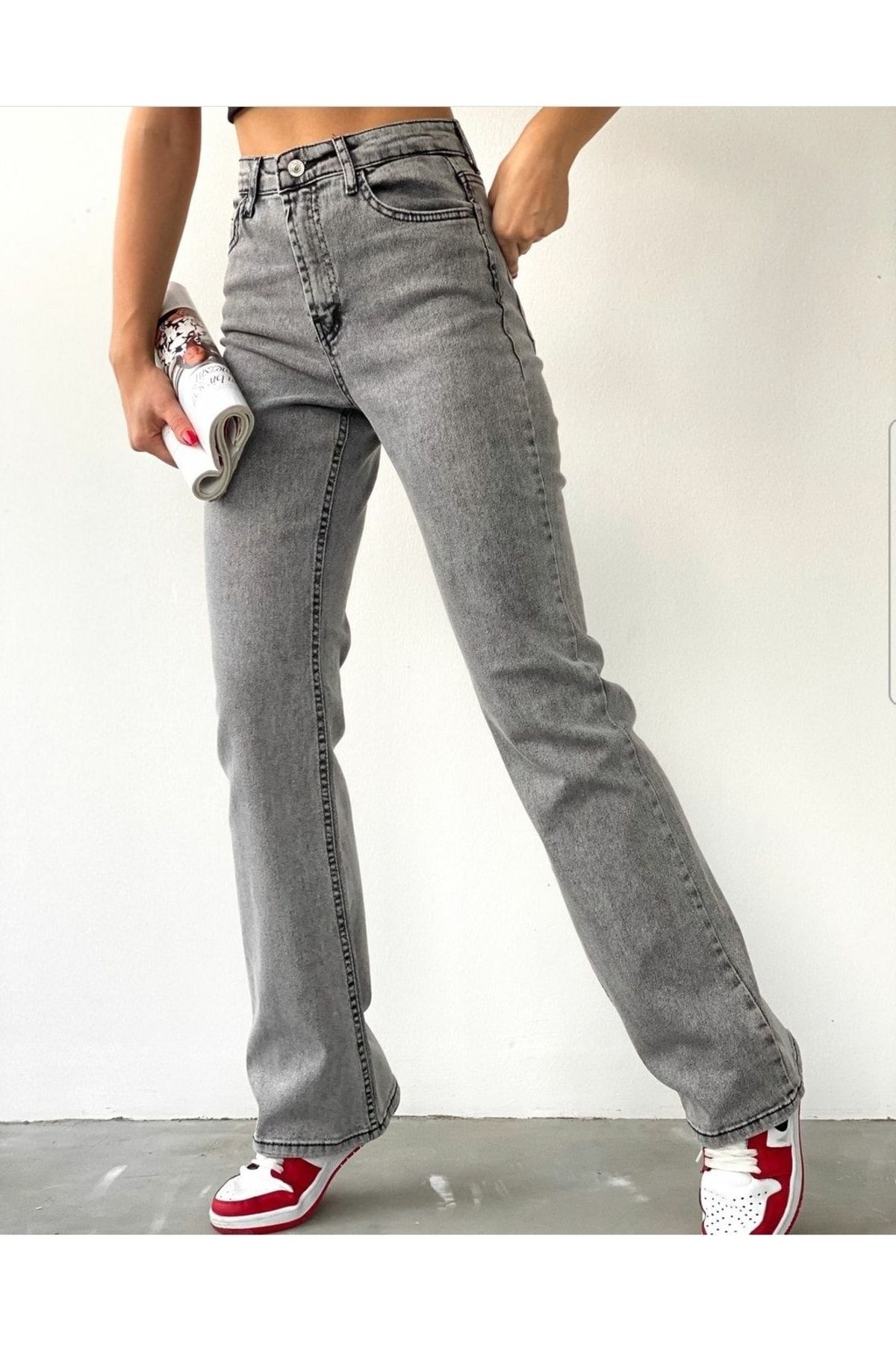Subdued green/grey cargo pants, low rise baggy fit
