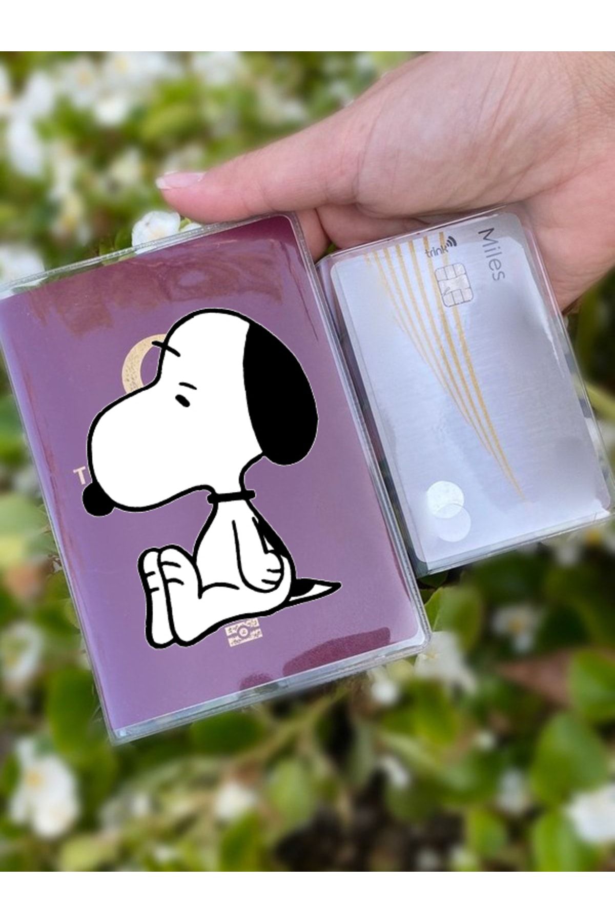 Cekuonline-Snoopy Patterned Universal Transparent Passport Case Model Suitable for All Country Passports 1