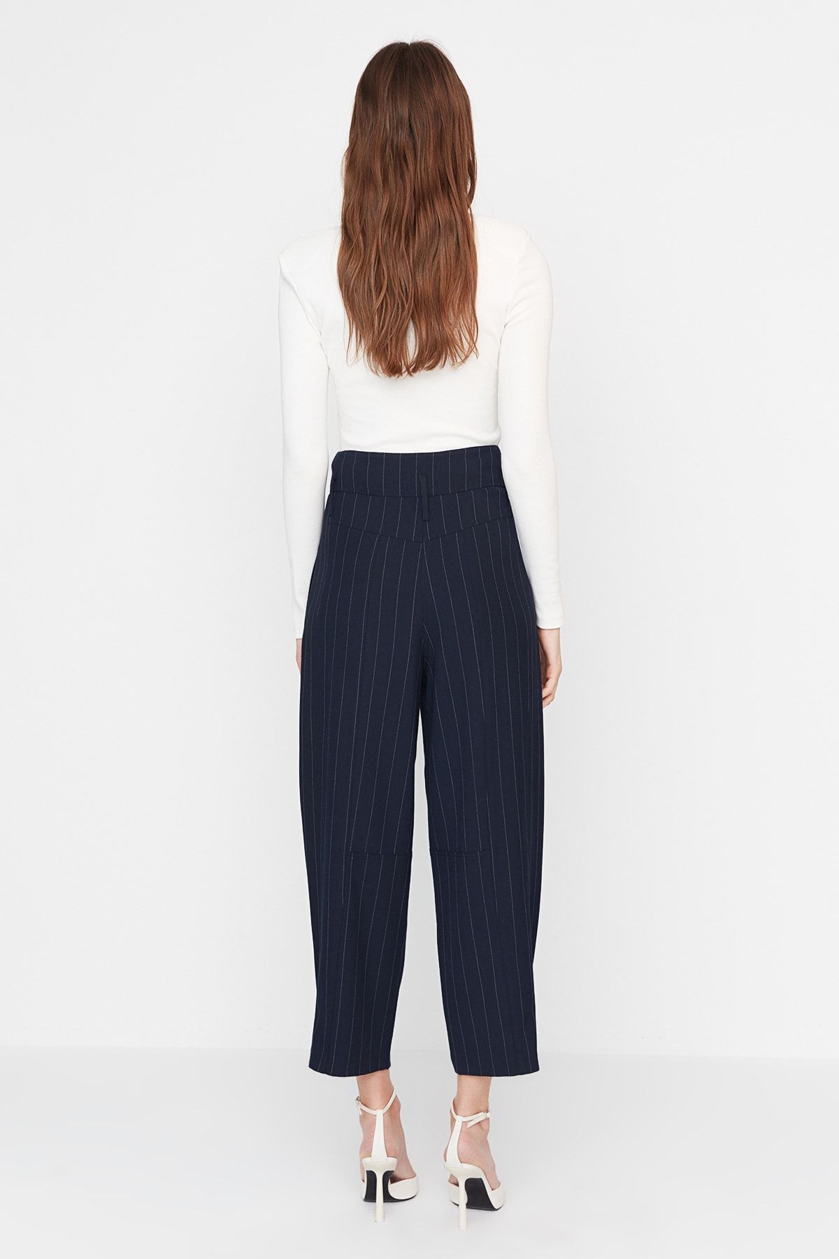 Trendyol Collection-Sagaza Studio sötétkék csíkos szövött nadrág - lábrészlet TPRAW23PL00039 6